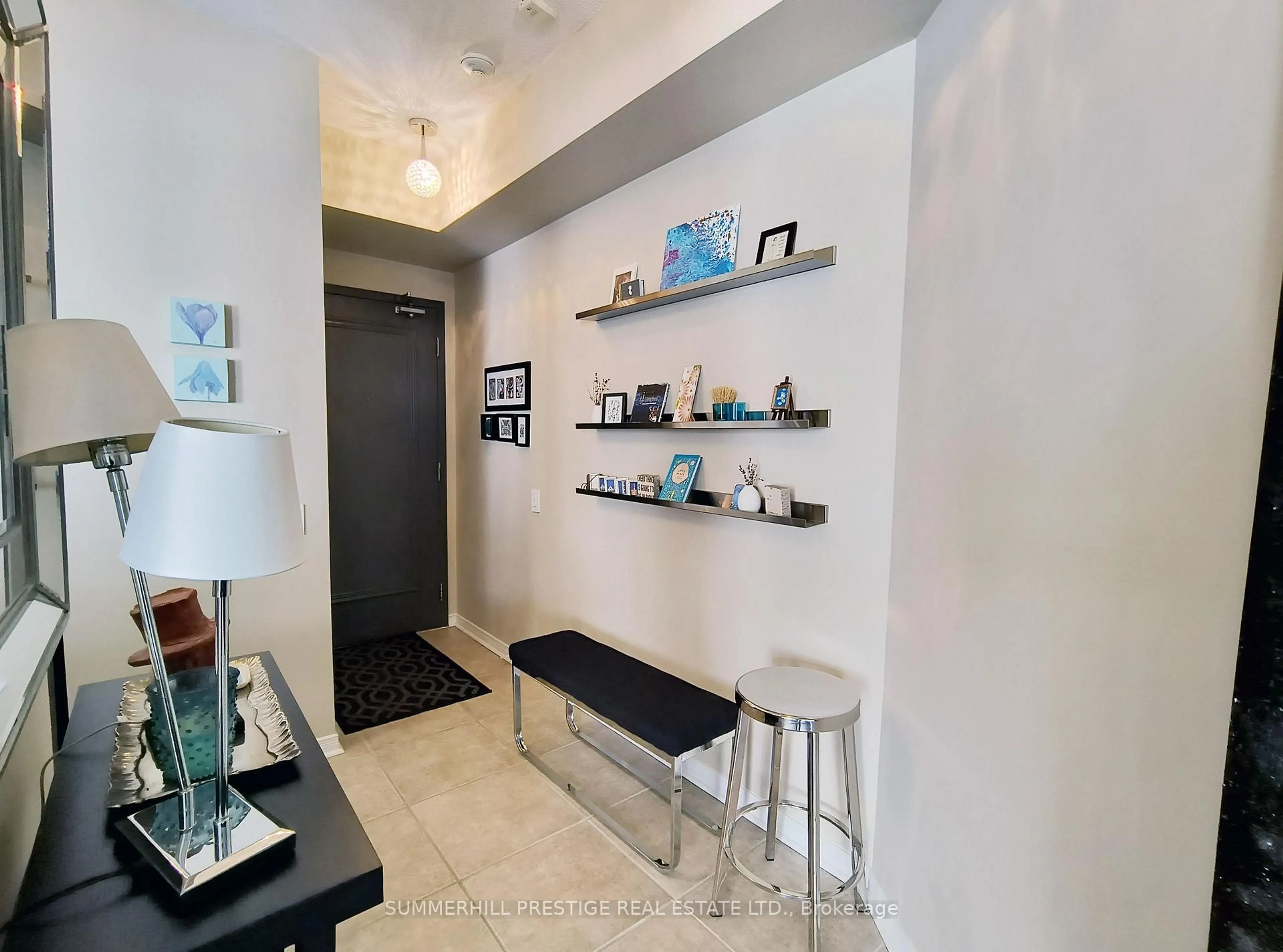 Indoor entryway for 451 Rosewell Ave #501, Toronto Ontario M4R 2H8