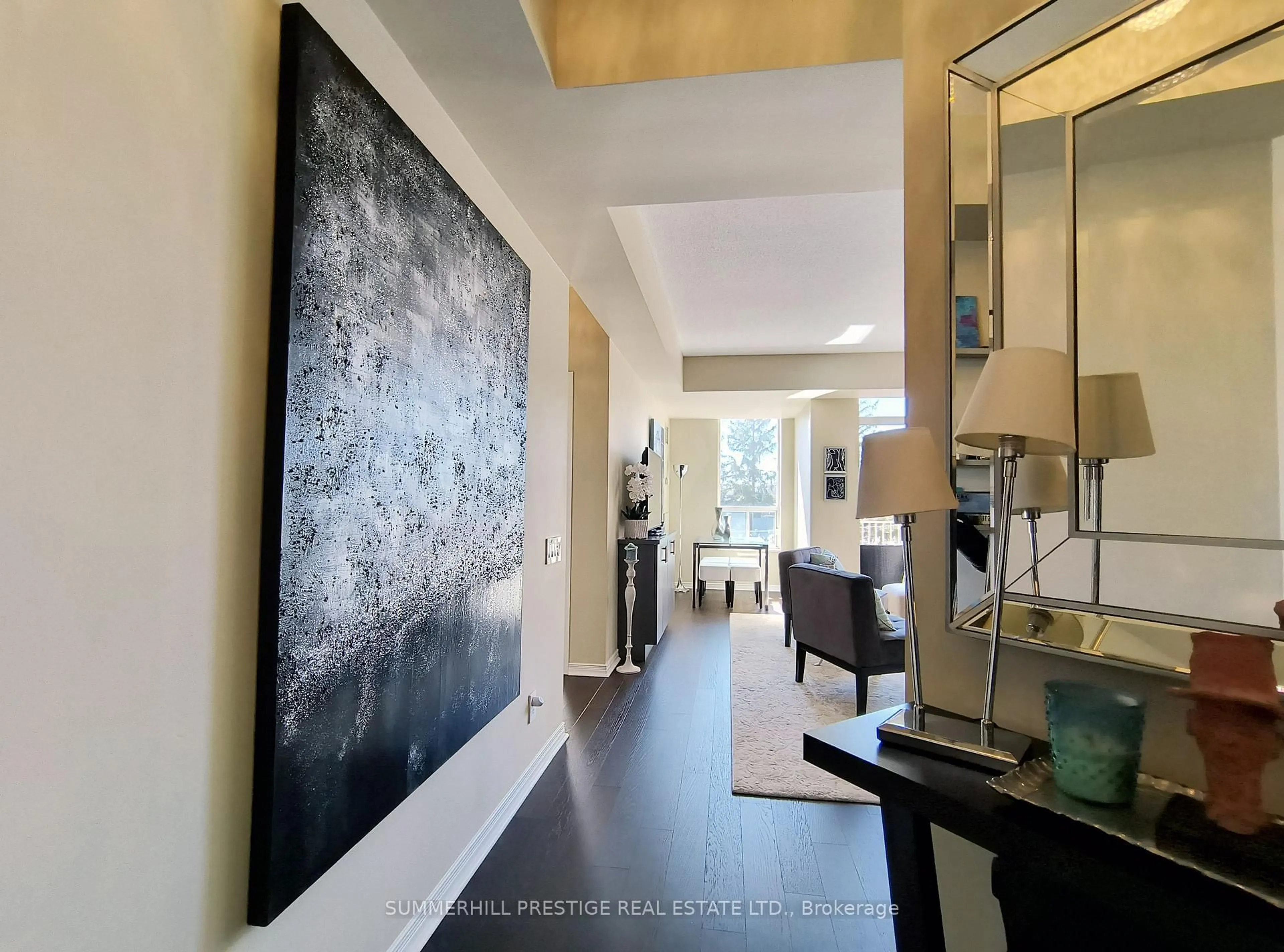 Indoor entryway for 451 Rosewell Ave #501, Toronto Ontario M4R 2H8