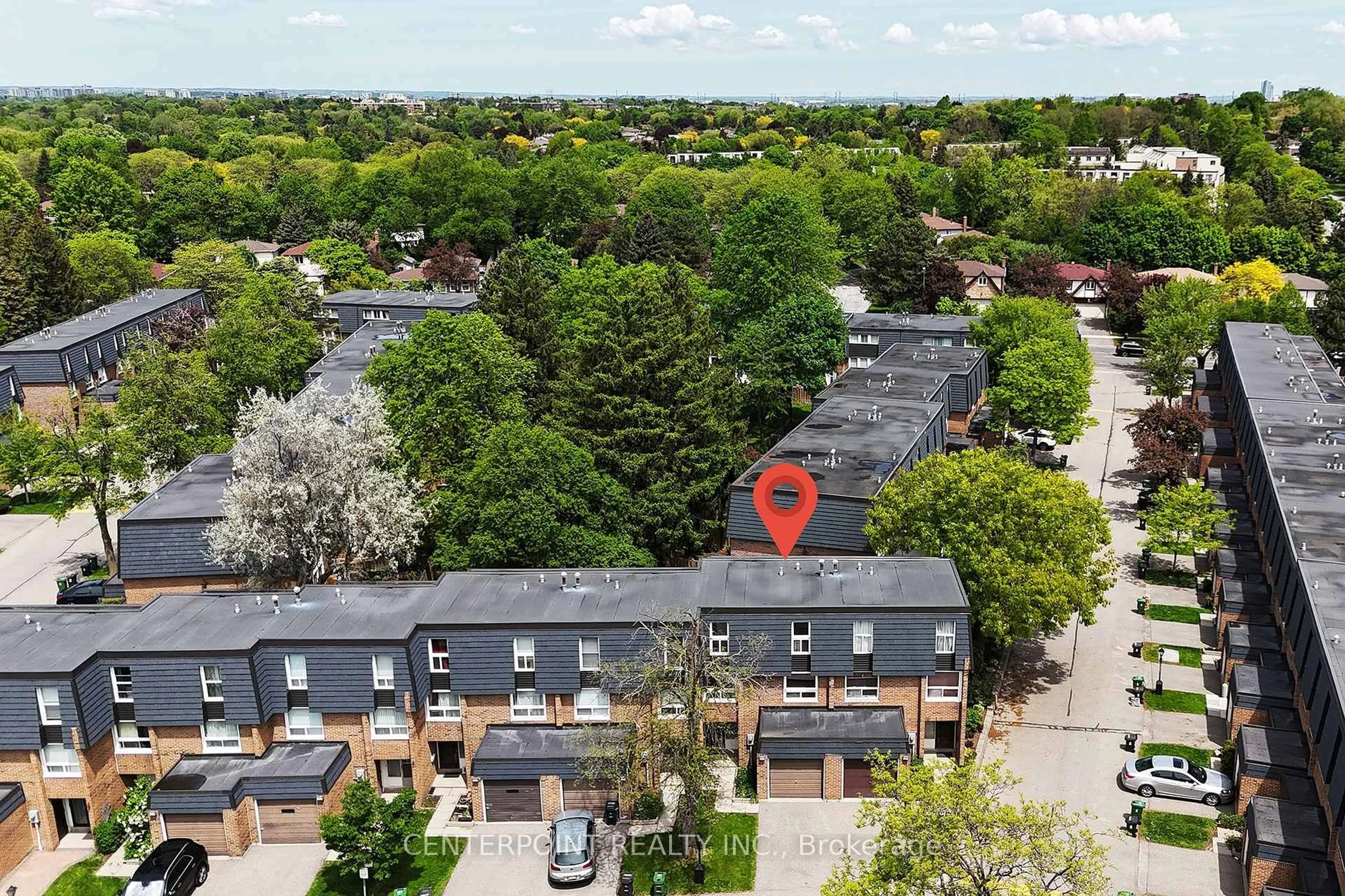 A pic from outside/outdoor area/front of a property/back of a property/a pic from drone, street for 42 Sego Royal Way, Toronto Ontario M2H 1L5