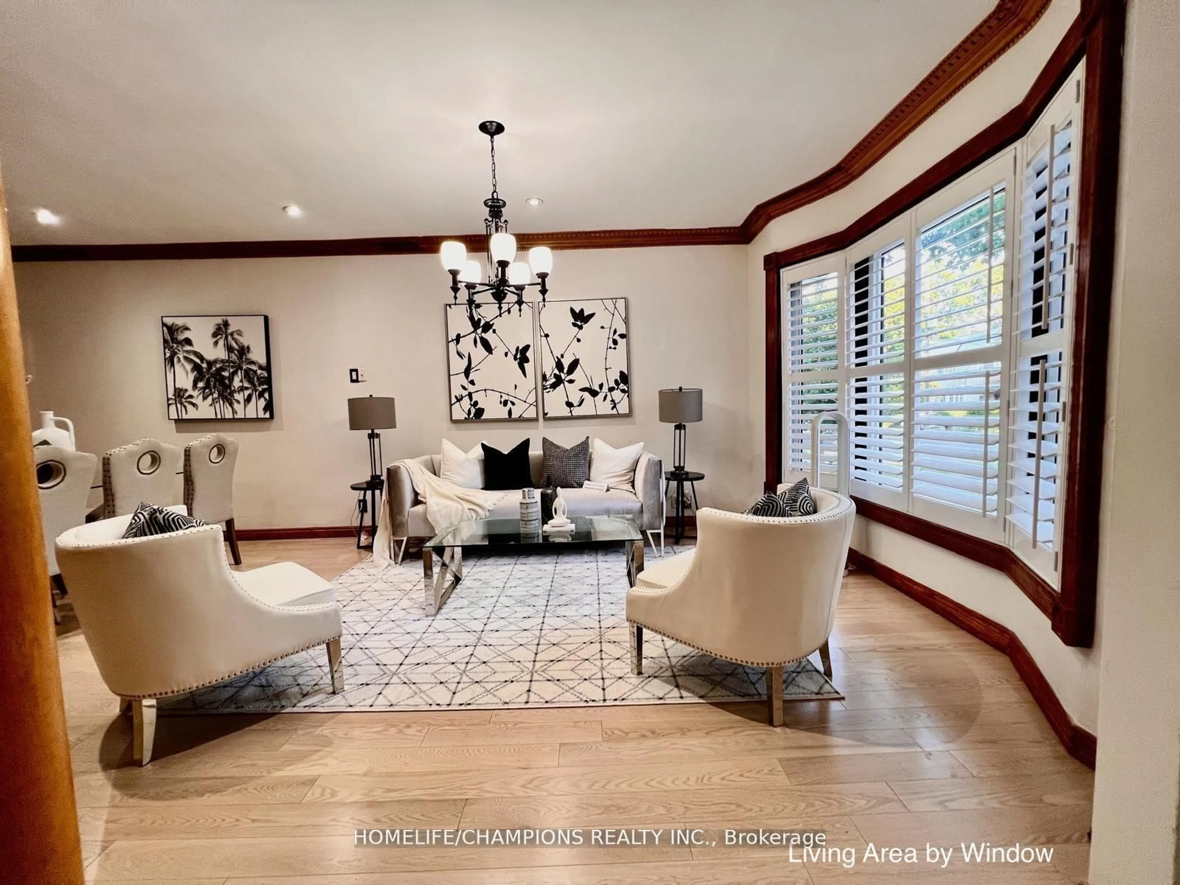 Living room with furniture, unknown for 291 St Clair Ave, Toronto Ontario M4T 1P3