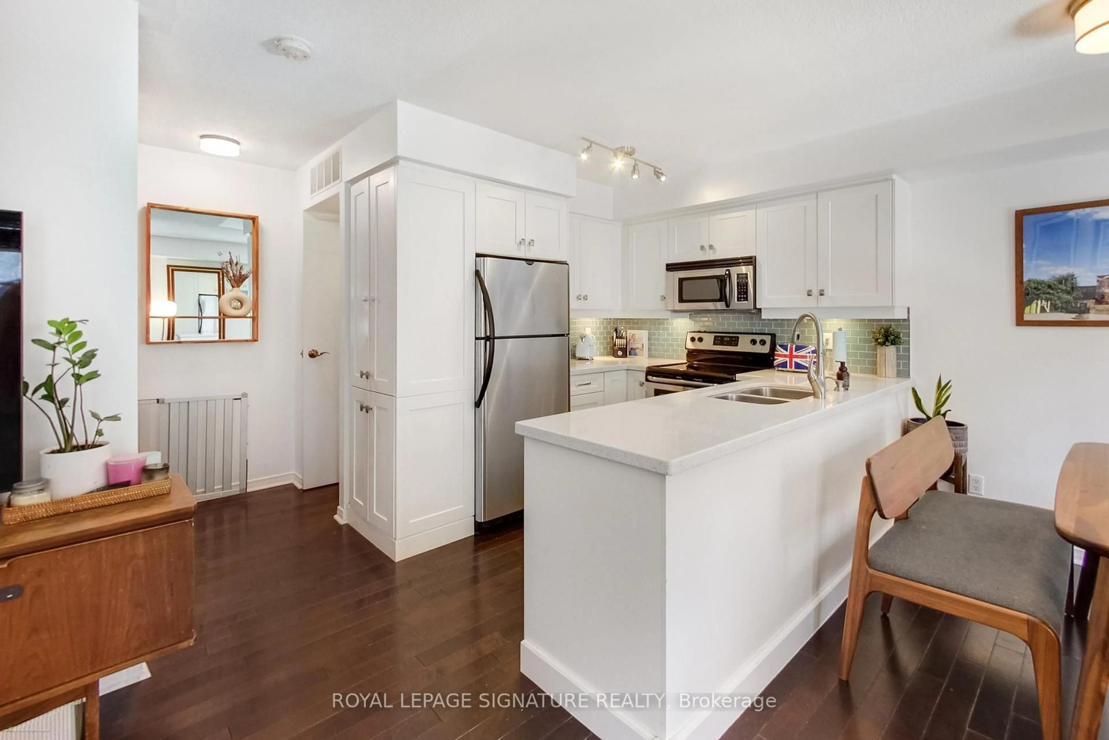 Open concept kitchen, unknown for 46 Western Battery Rd #838, Toronto Ontario M6K 3P1