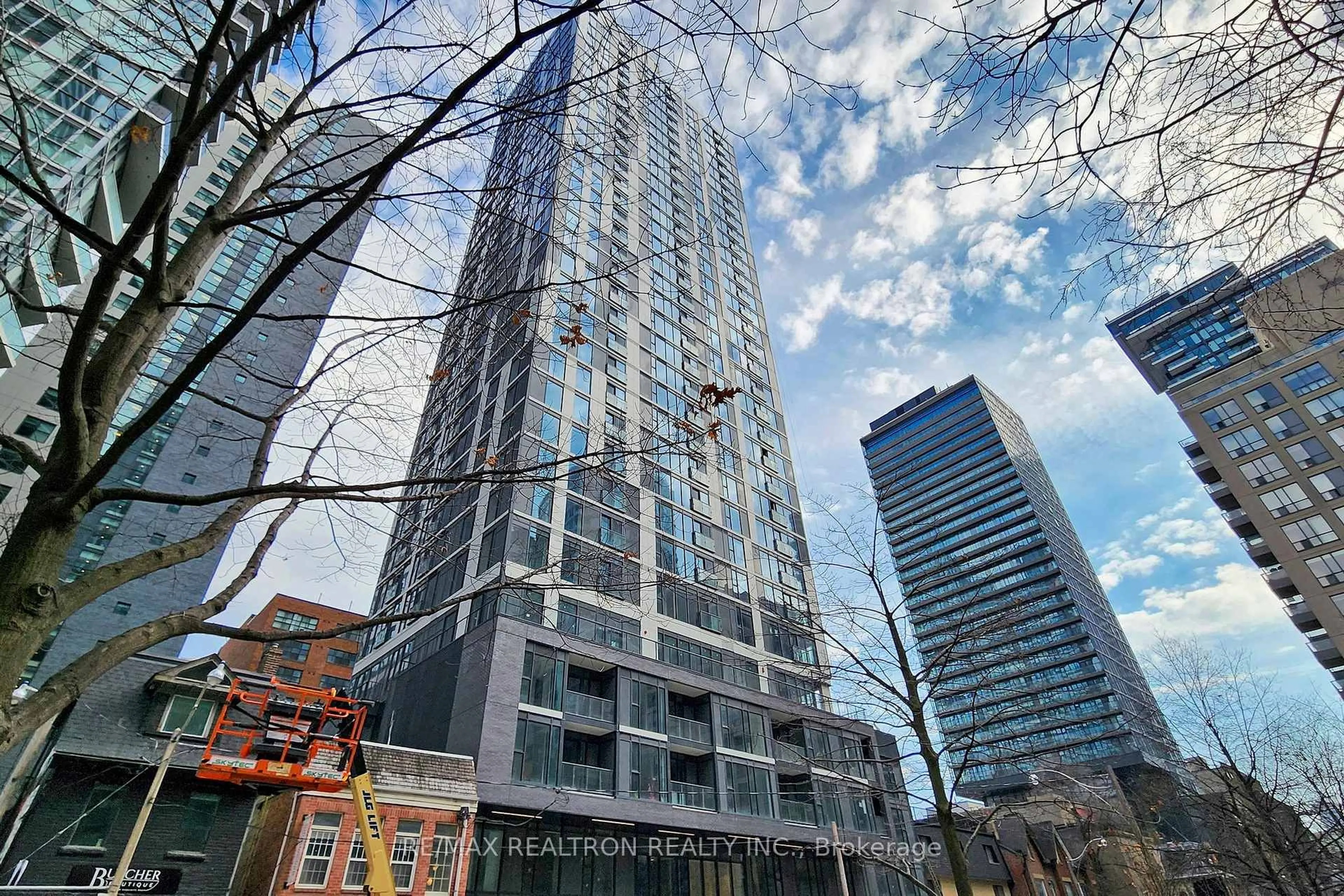 Unknown for 65 Mutual St #1606, Toronto Ontario M5B 0E5