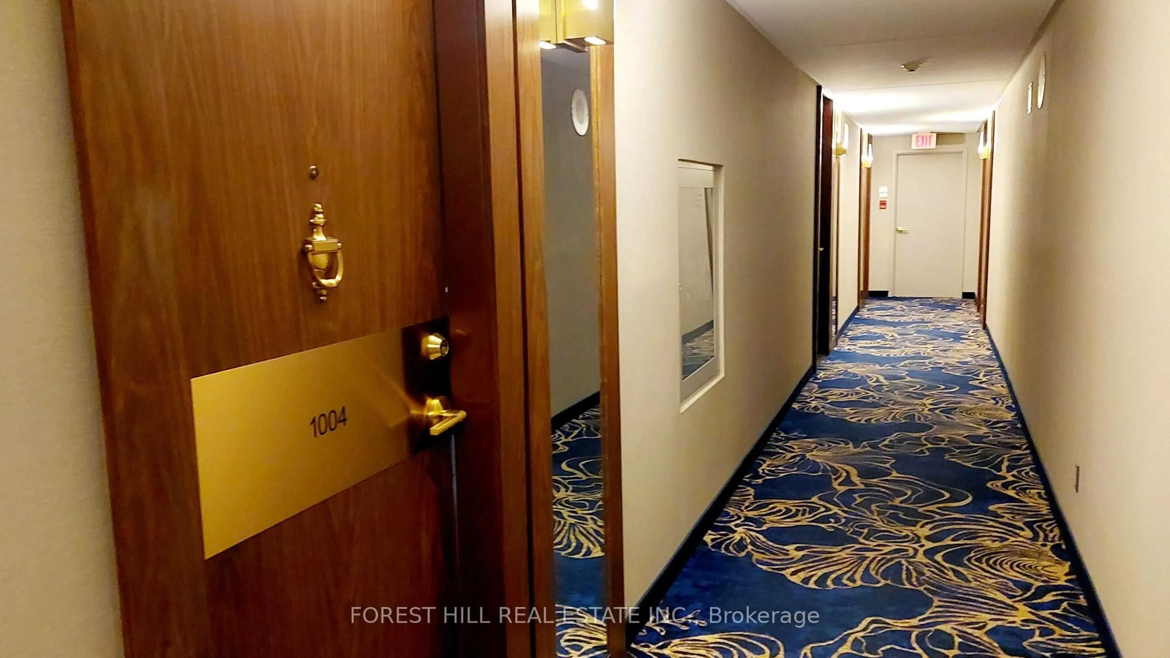 Indoor foyer for 33 HARBOUR Sq ##1004, Toronto Ontario M5J 2G2