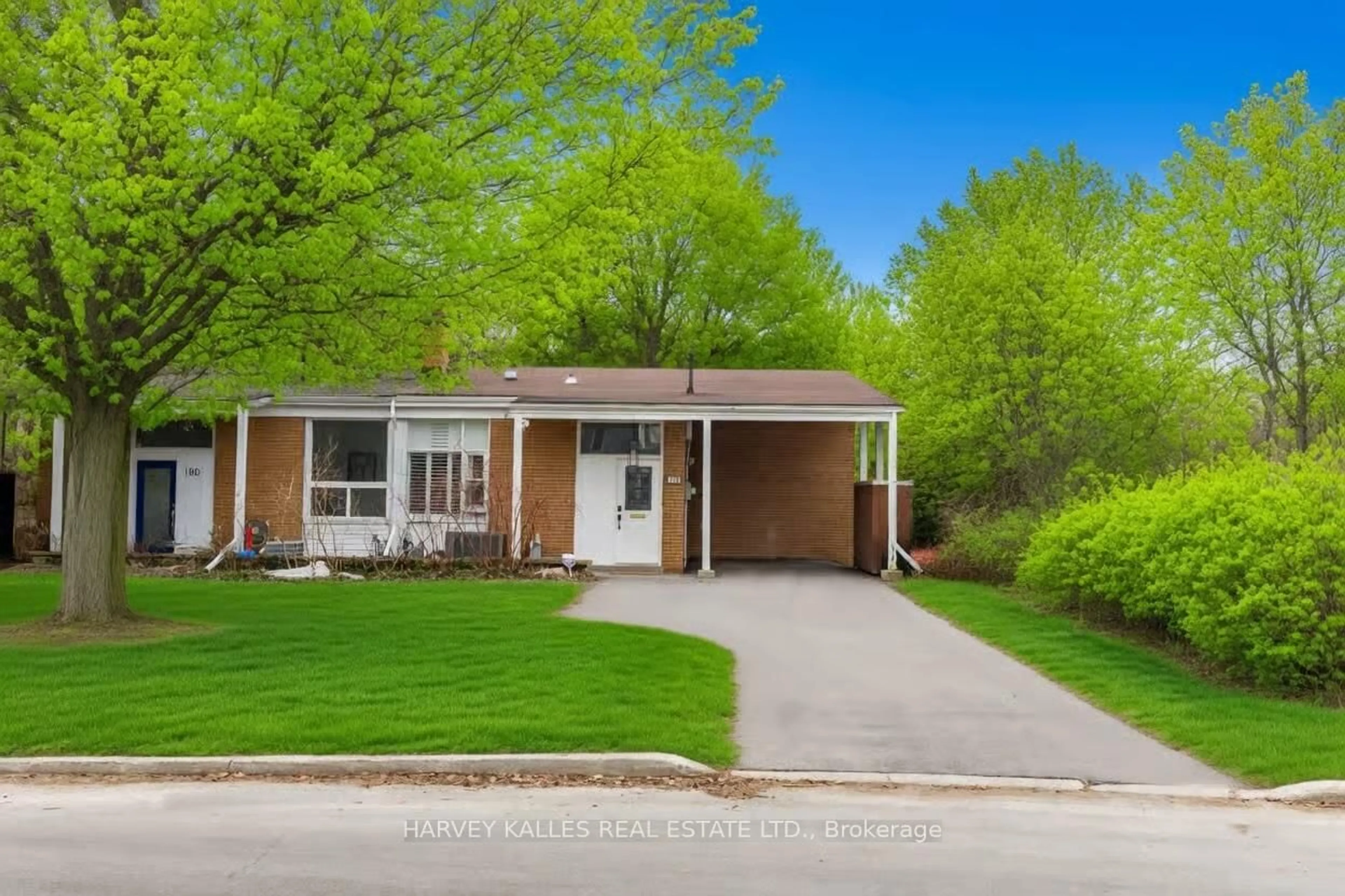 Home with vinyl exterior material, street for 178 Three Valleys Dr, Toronto Ontario M3A 3L8