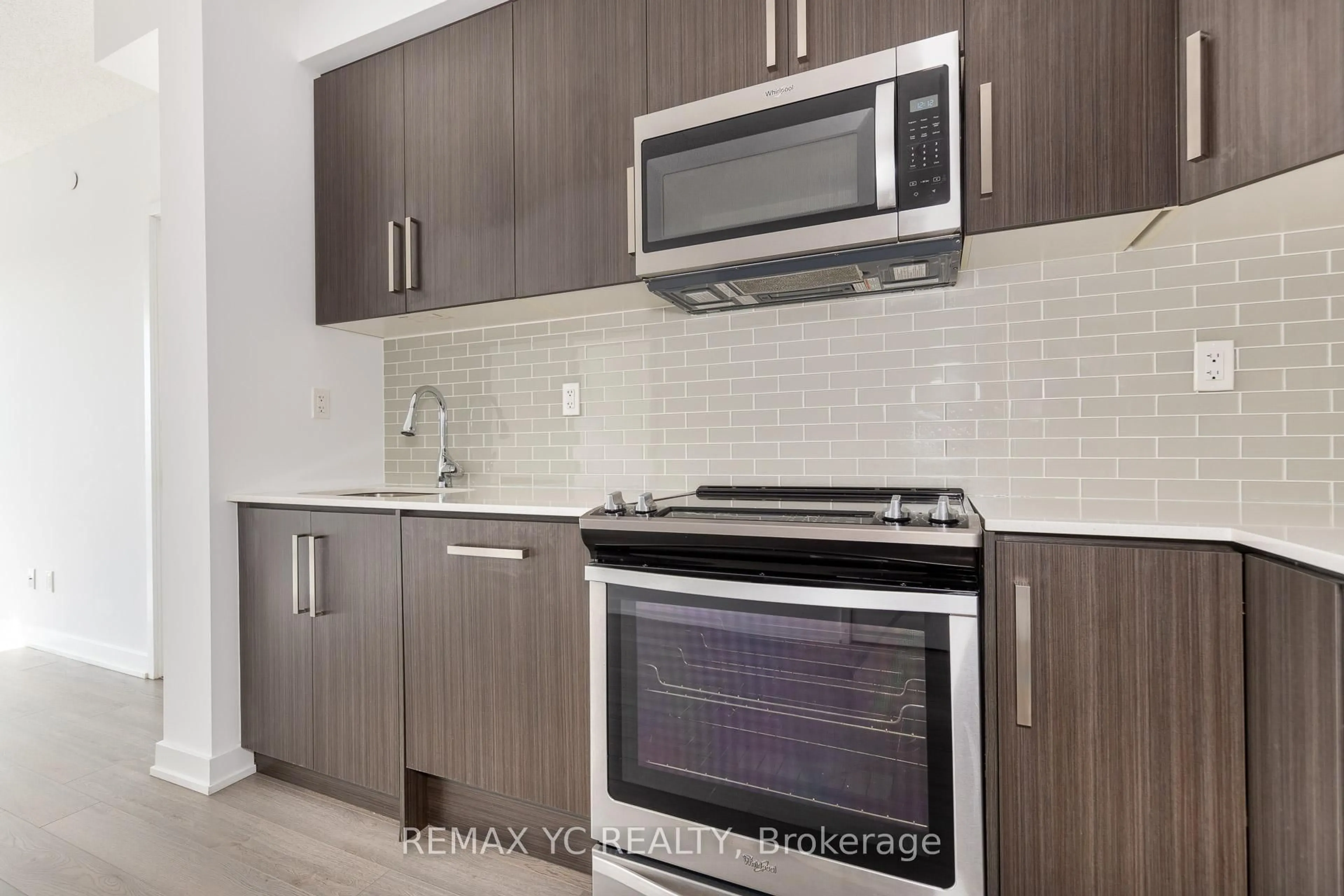 Standard kitchen, unknown for 5180 Yonge St #3208, Toronto Ontario M2N 5P6