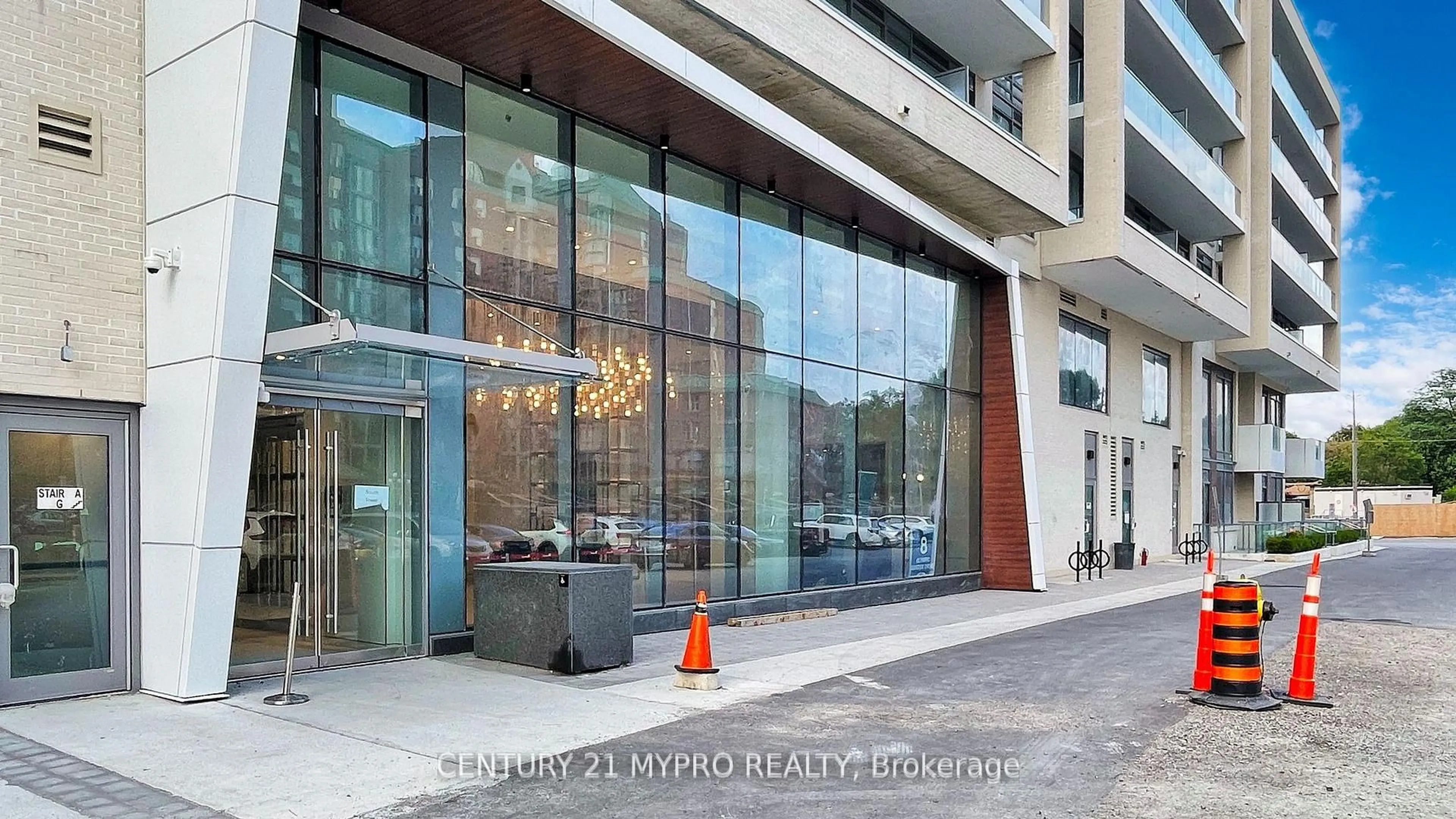 Indoor foyer for 8 Olympic Garden Dr #S803, Toronto Ontario M2M 0B9