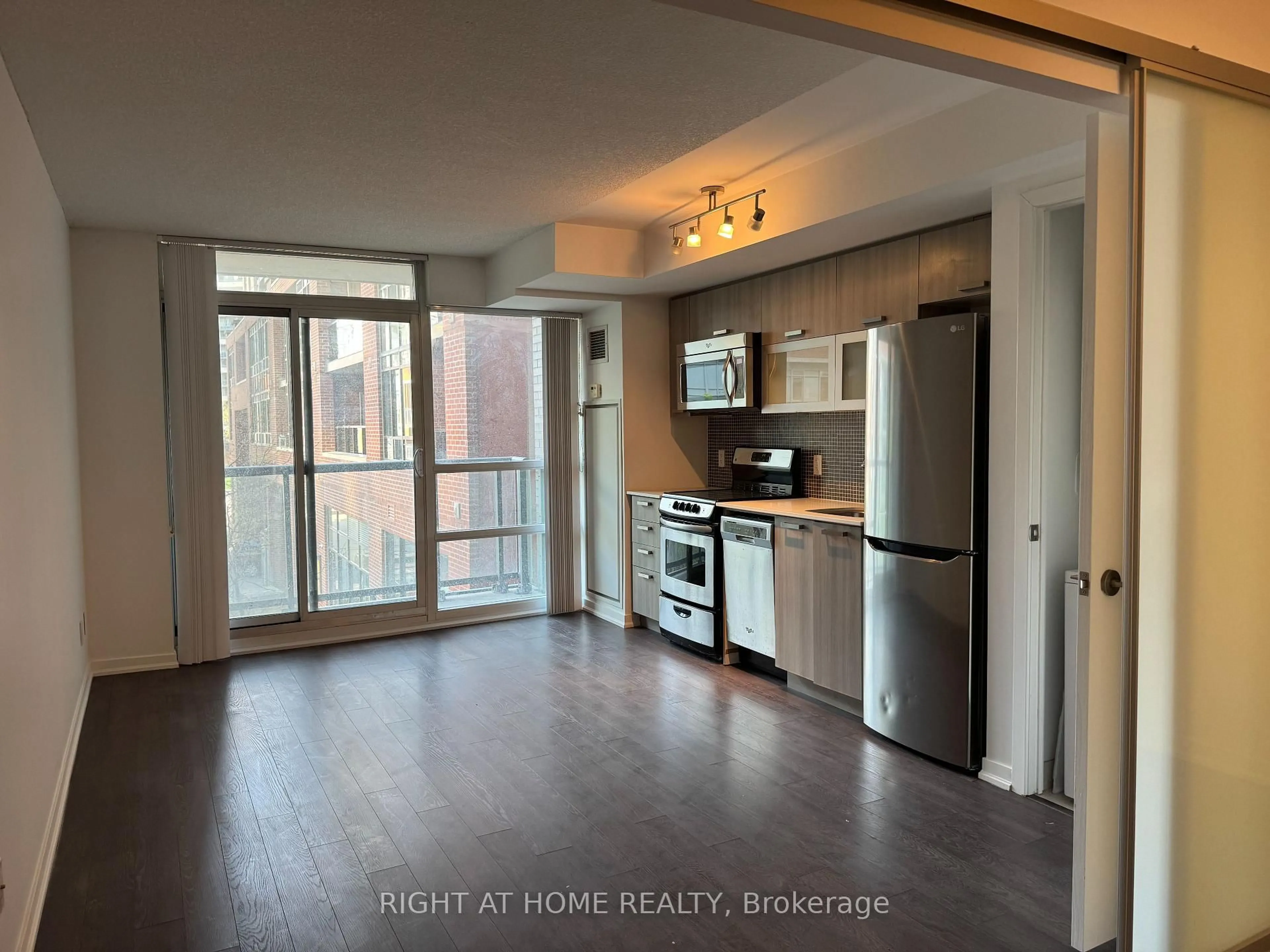 Unknown for 68 Abell St #317, Toronto Ontario M6J 0B1