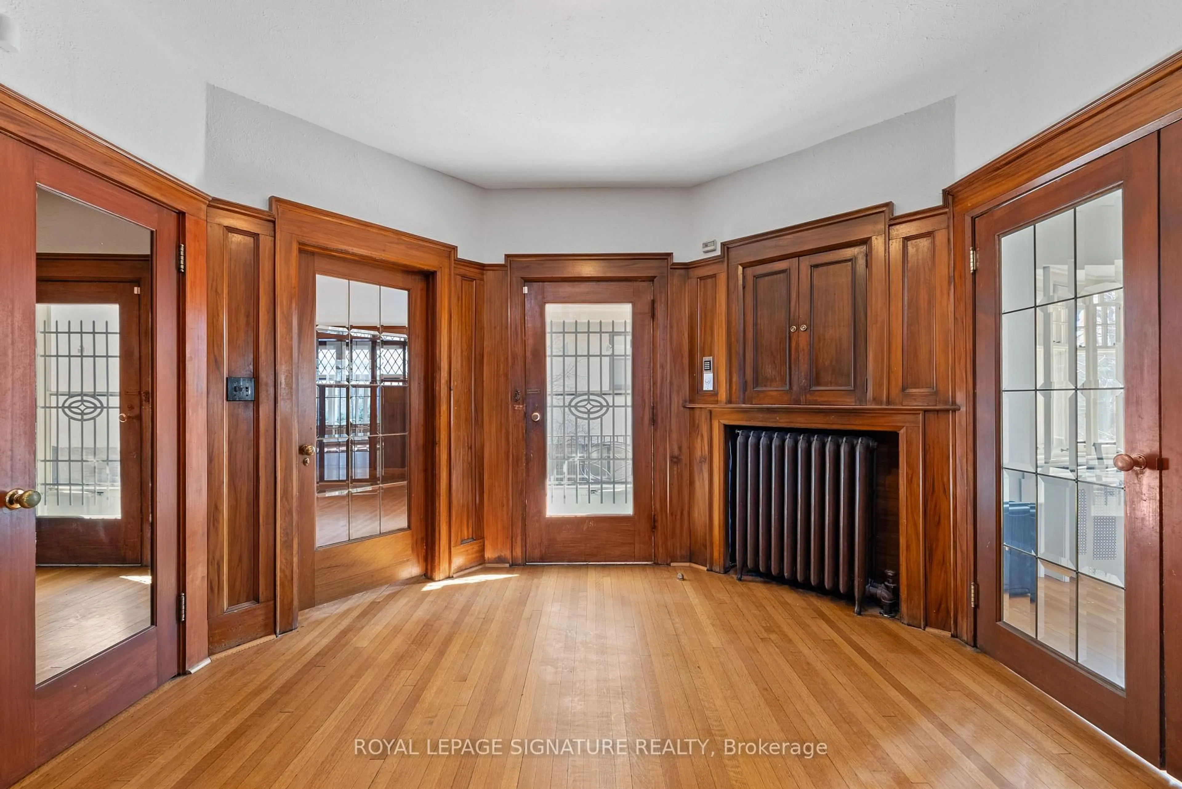 Indoor foyer for 57 St Edmunds Dr, Toronto Ontario M4N 2P8