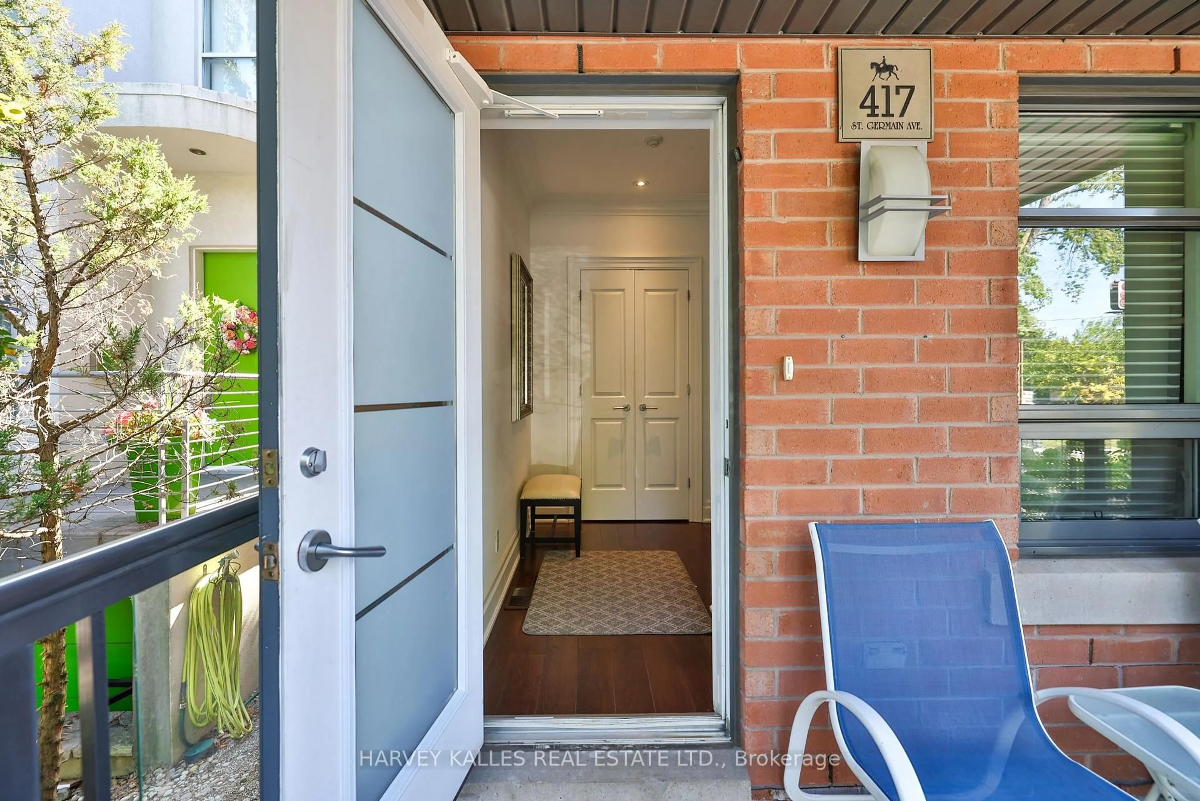 Indoor entryway for 417 St Germain Ave, Toronto Ontario M5M 1T7