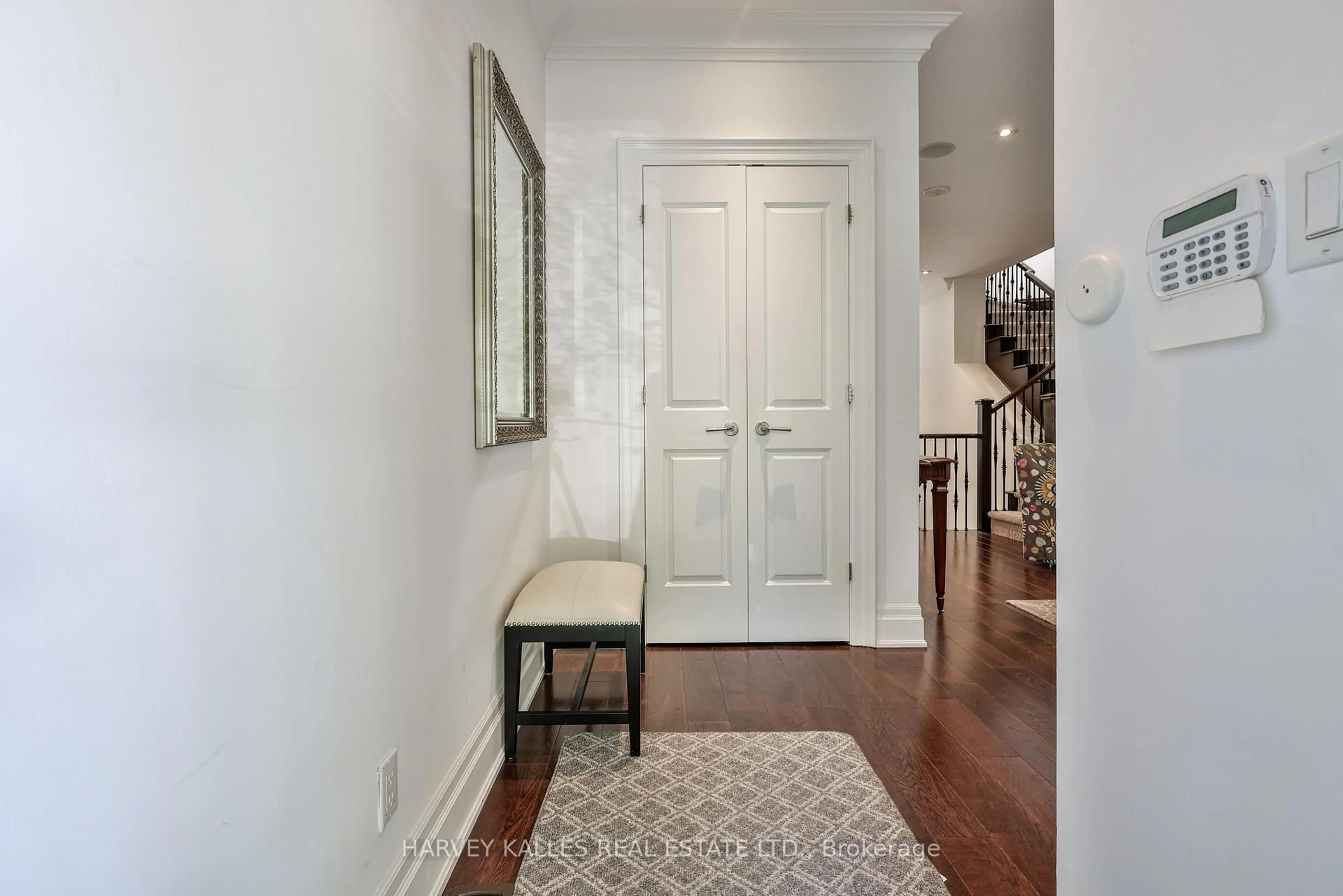 Indoor entryway for 417 St Germain Ave, Toronto Ontario M5M 1T7