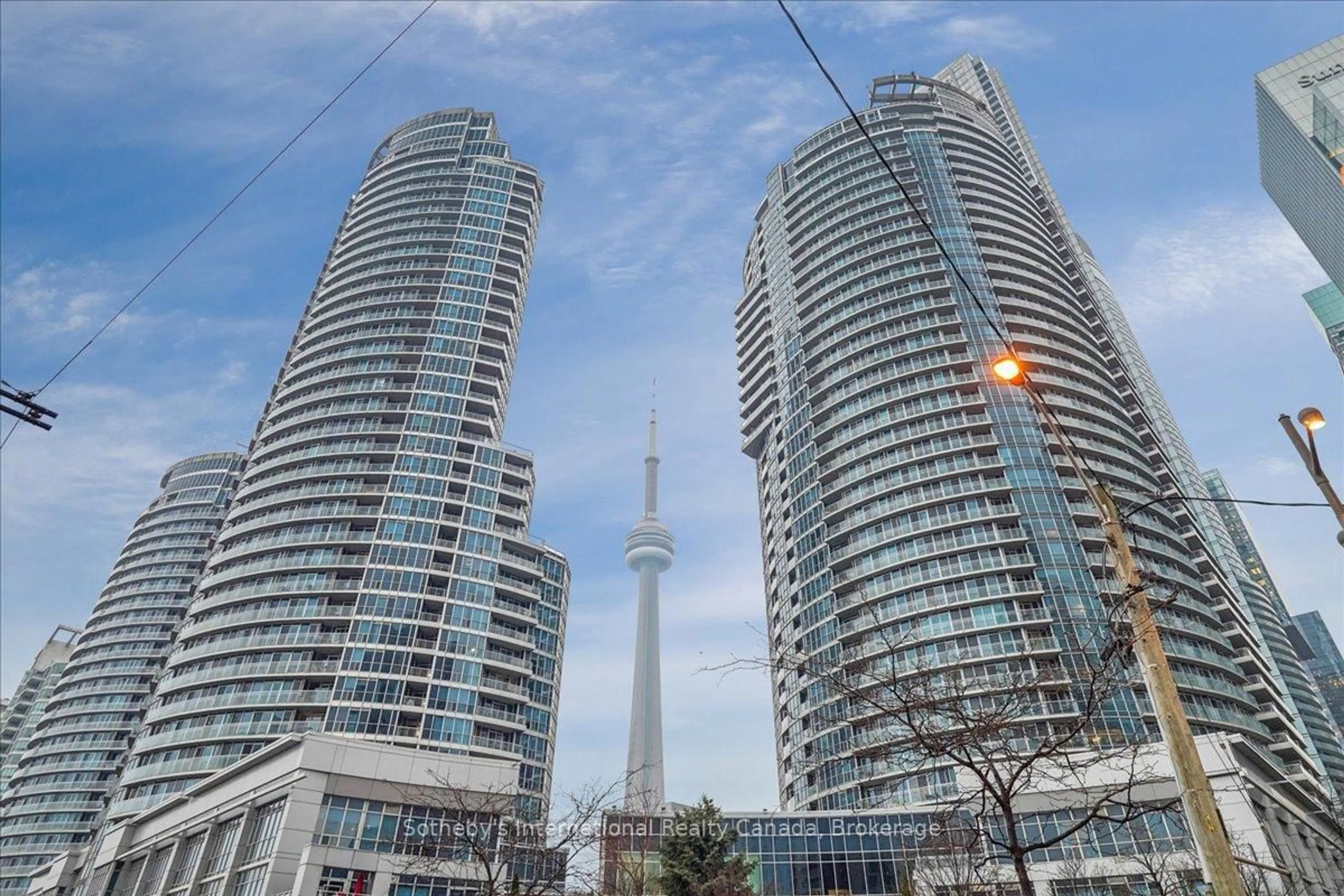 Unknown for 218 Queens Quay #1804, Toronto Ontario M5J 2Y6