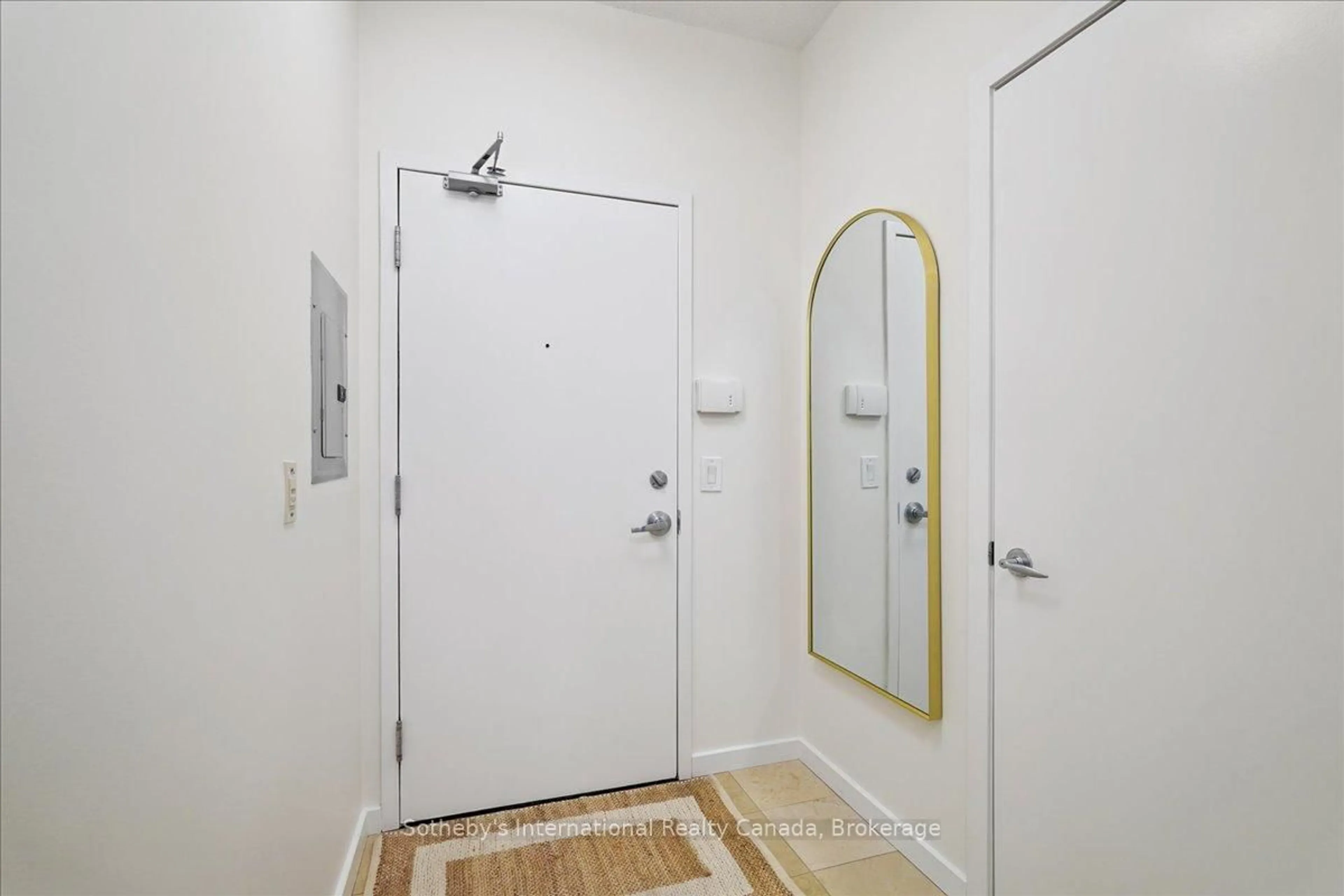 Indoor entryway for 218 Queens Quay #1804, Toronto Ontario M5J 2Y6