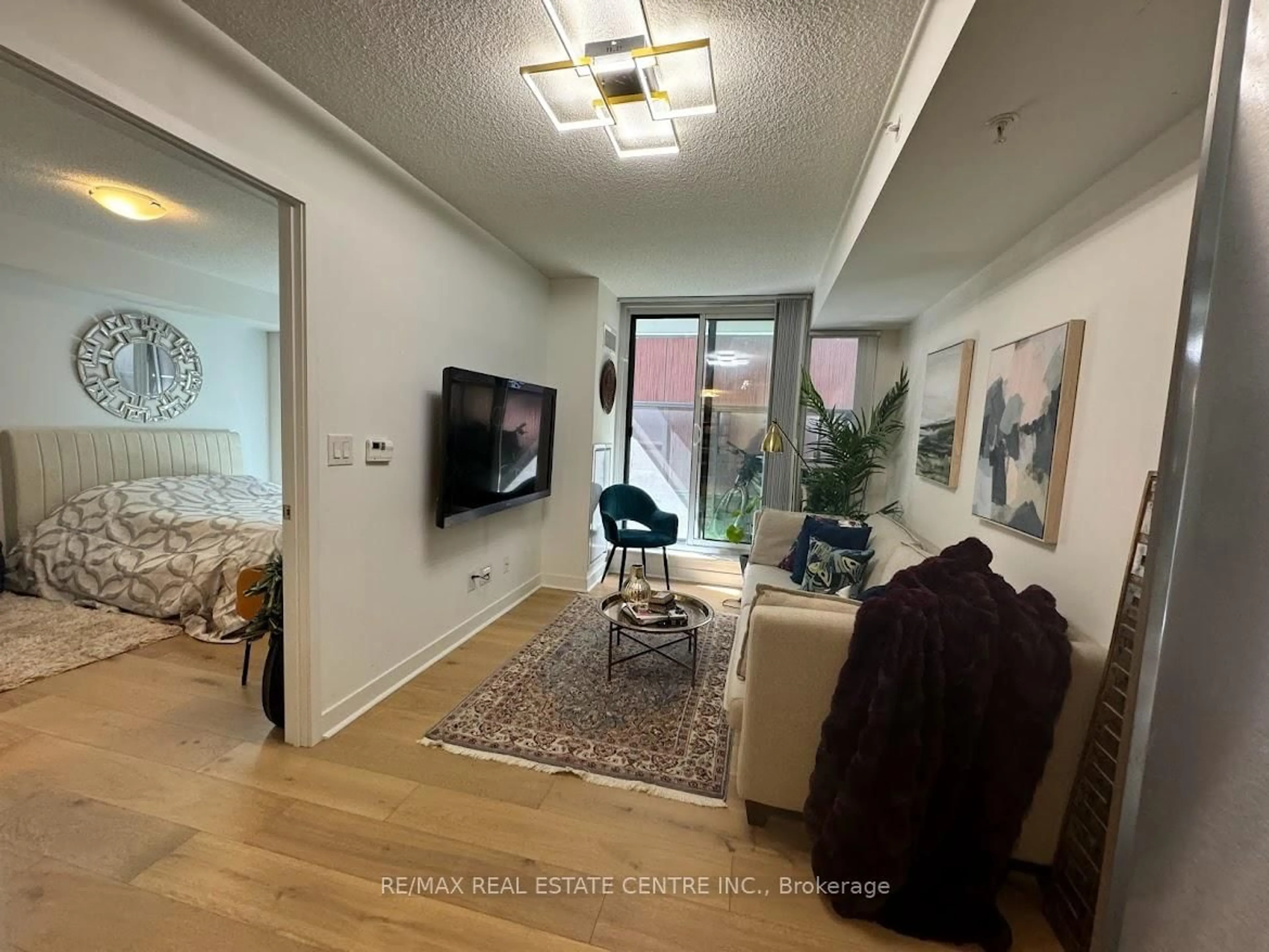 A pic of a room for 295 Adelaide St #217, Toronto Ontario M5V 0L4