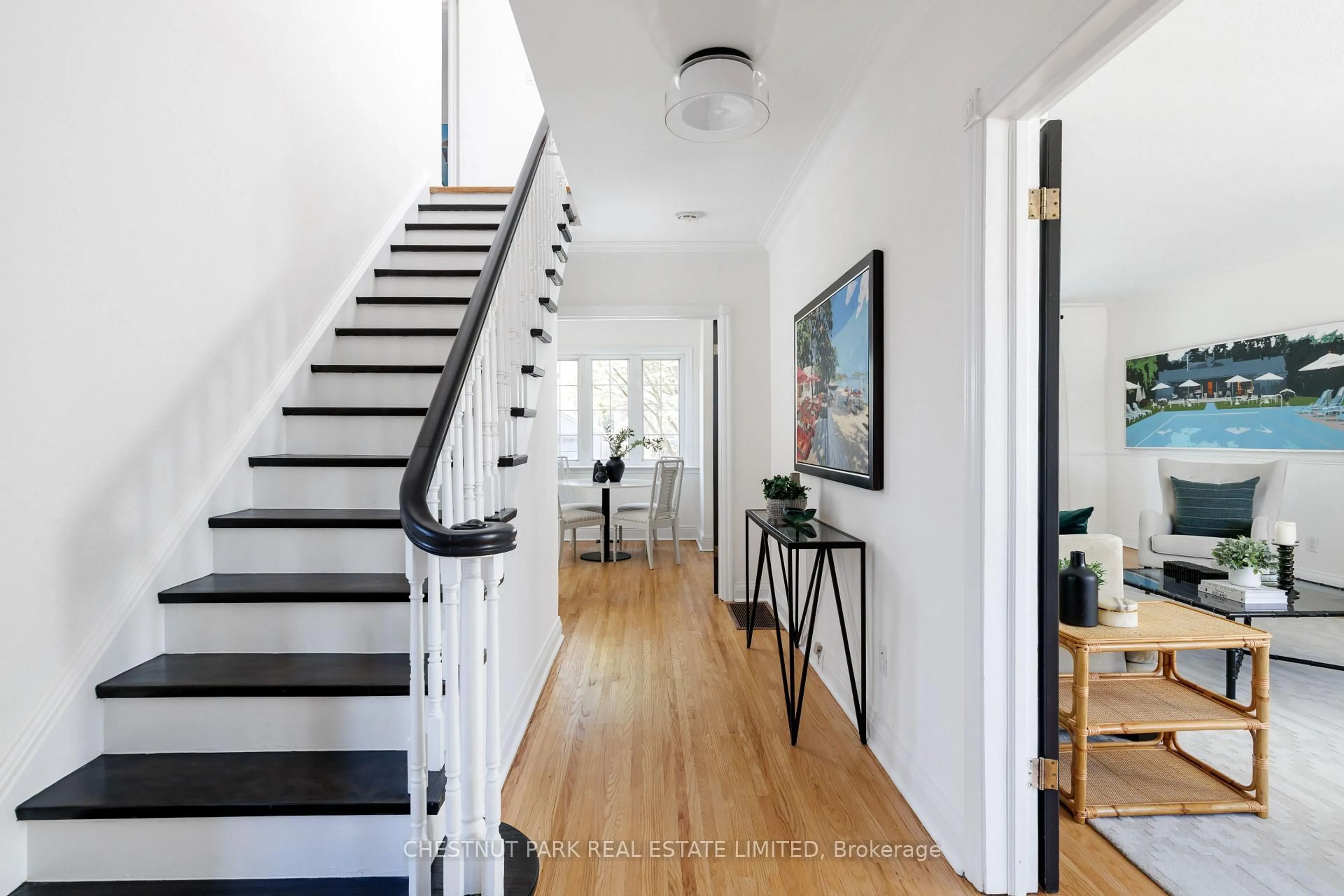 Unknown for 264 Oriole Pkwy, Toronto Ontario M5P 2H3