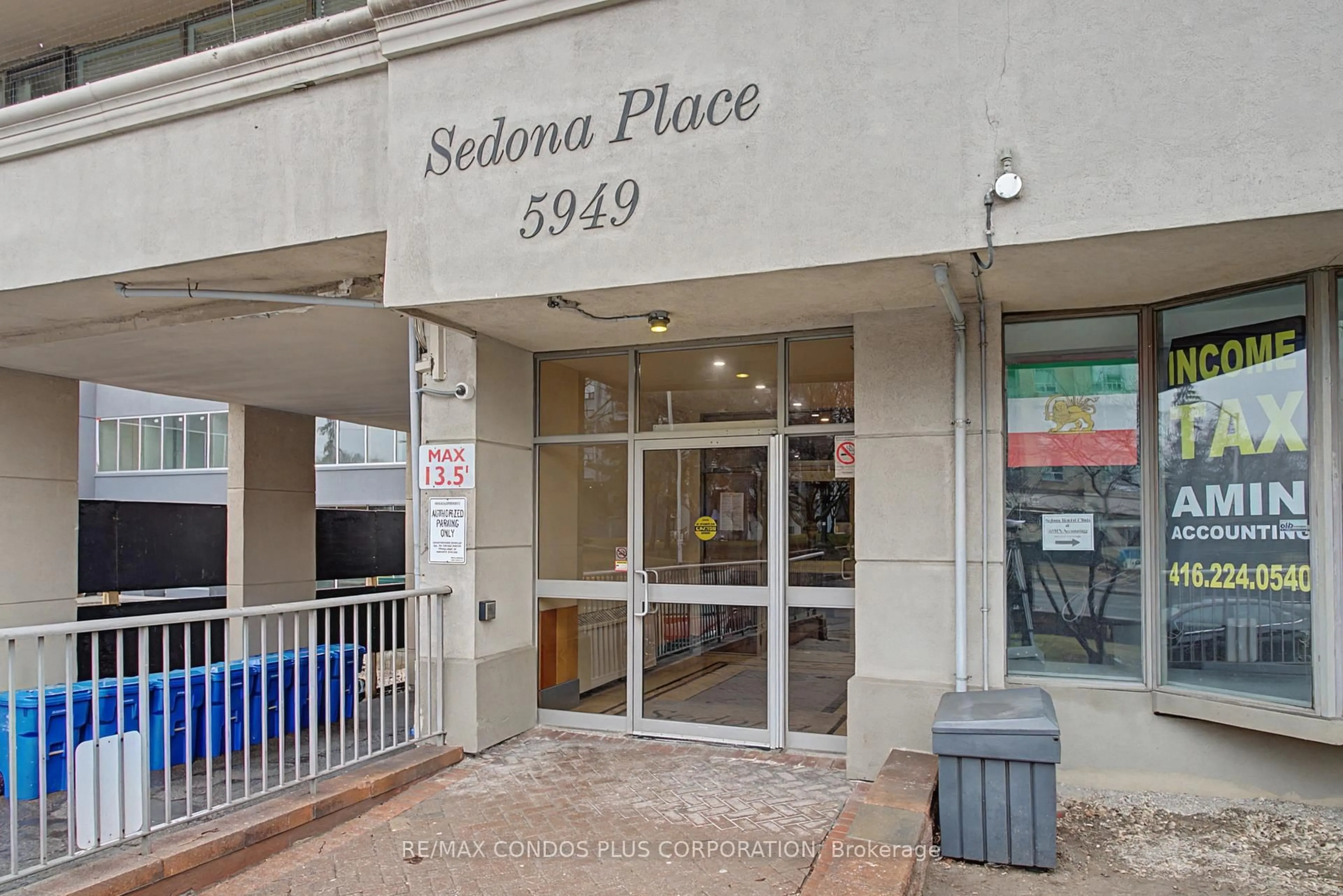 Indoor foyer for 5949 Yonge St #208, Toronto Ontario M2M 3V8