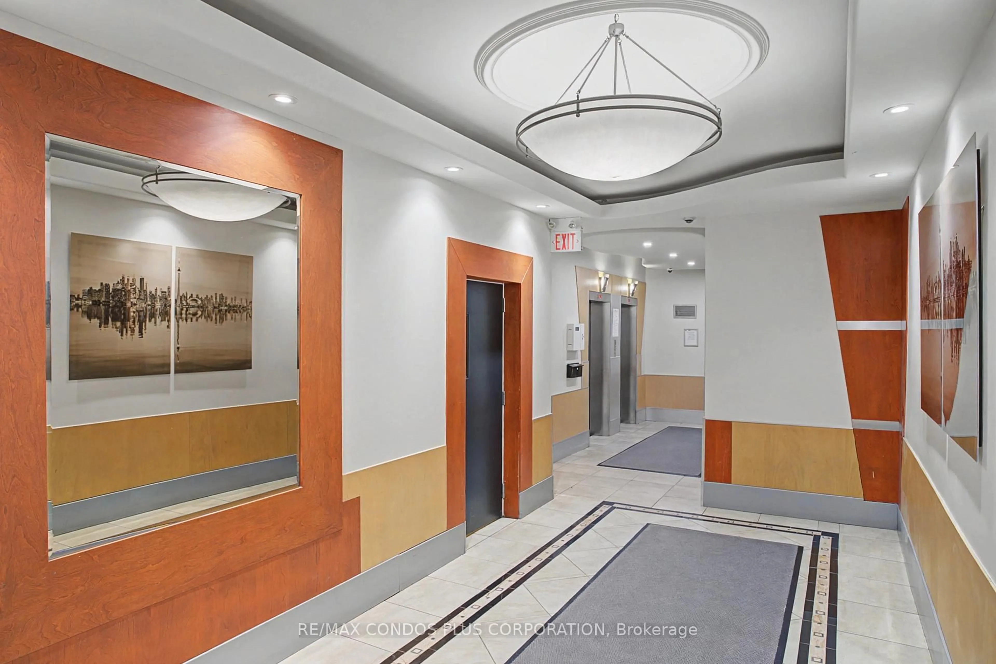 Indoor foyer for 5949 Yonge St #208, Toronto Ontario M2M 3V8