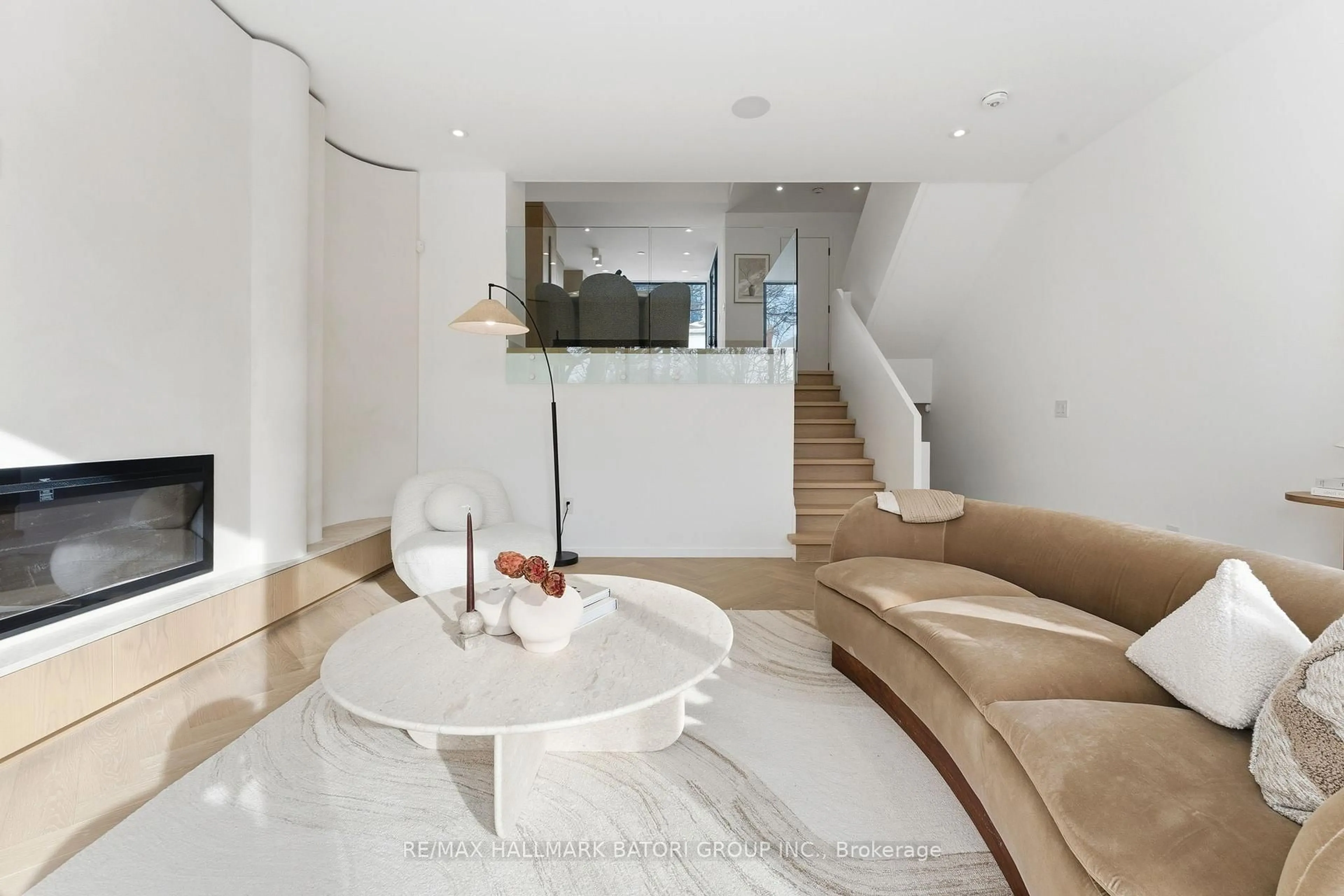 Unknown for 532 Duplex Ave, Toronto Ontario M4R 1E6