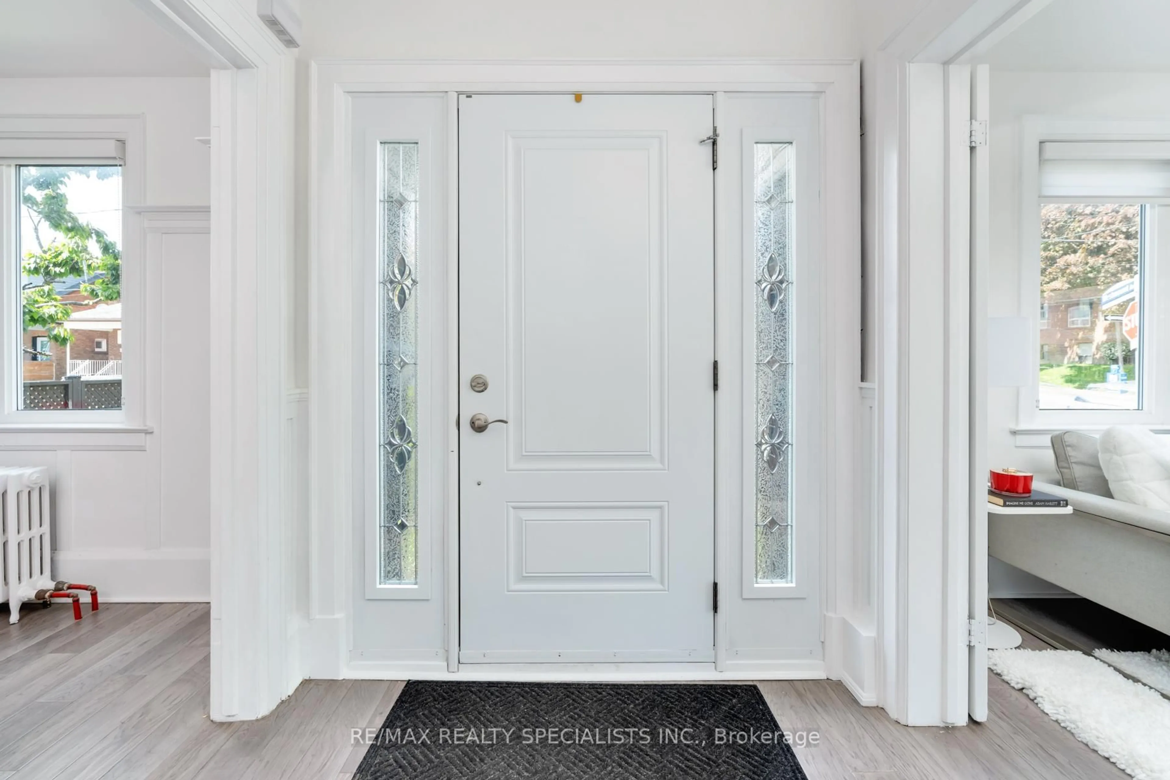 Indoor entryway for 290 Westmount Ave, Toronto Ontario M6E 3N1