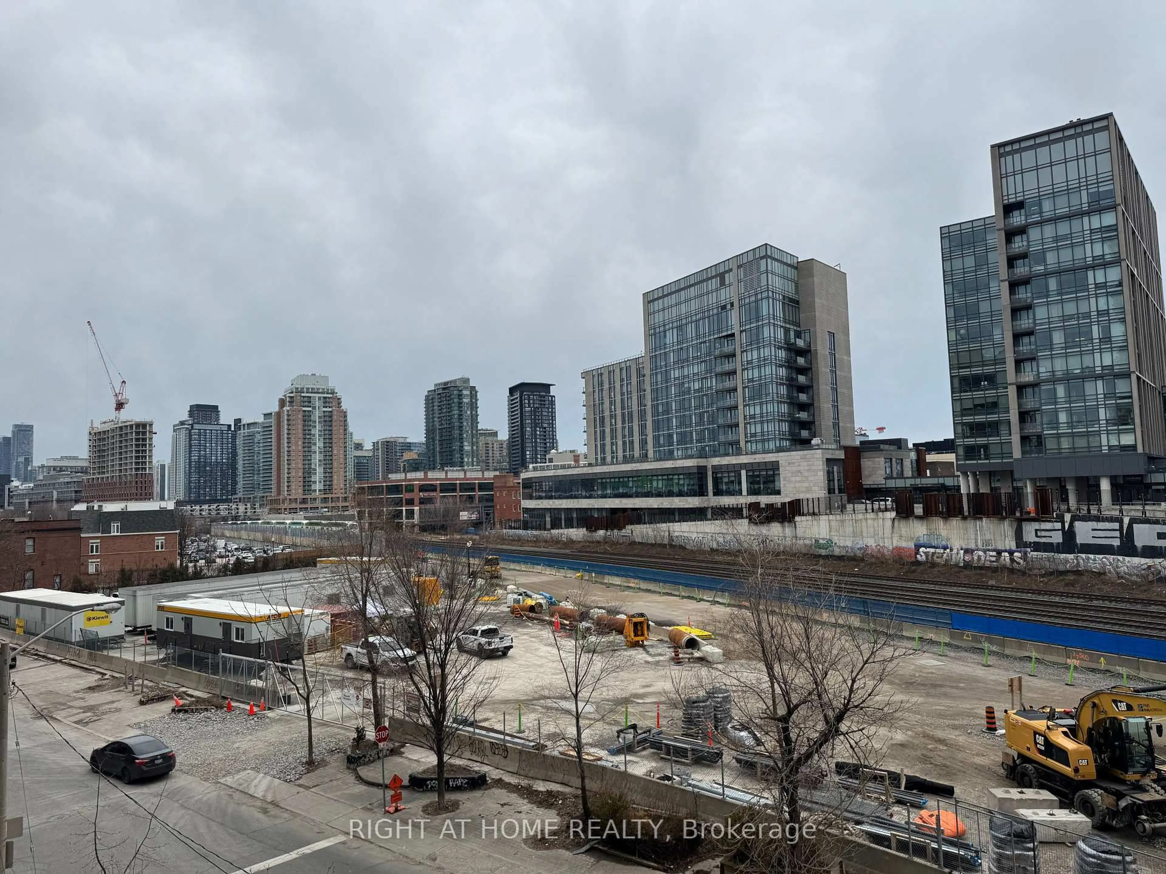 Unknown for 36 Lisgar St #321, Toronto Ontario M6J 0B1