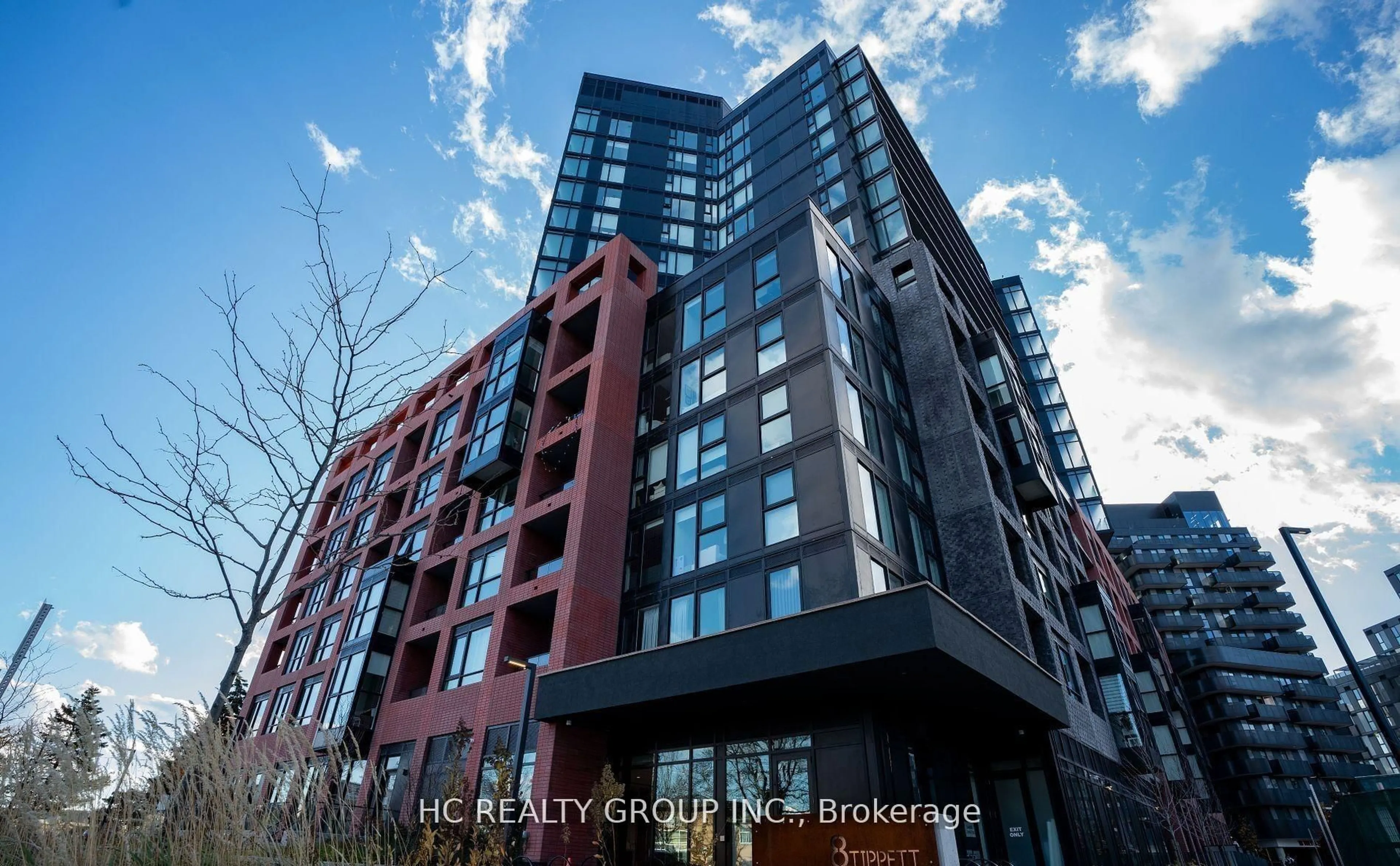 A pic from outside/outdoor area/front of a property/back of a property/a pic from drone, city buildings view from balcony for 8 Tippett Rd #1506, Toronto Ontario M3H 0E7