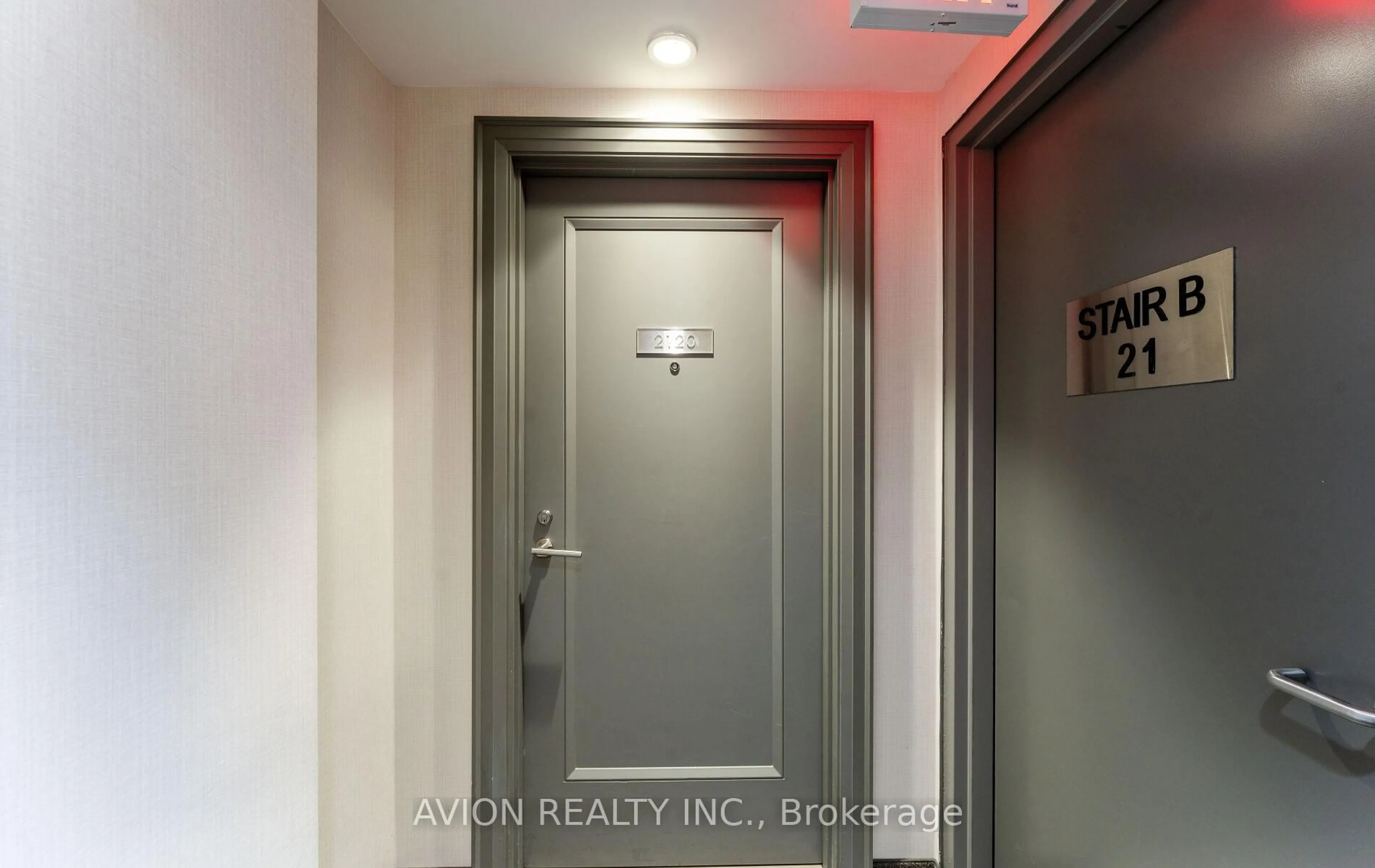 Indoor entryway for 155 Yorkville Ave #2120, Toronto Ontario M5R 1C4