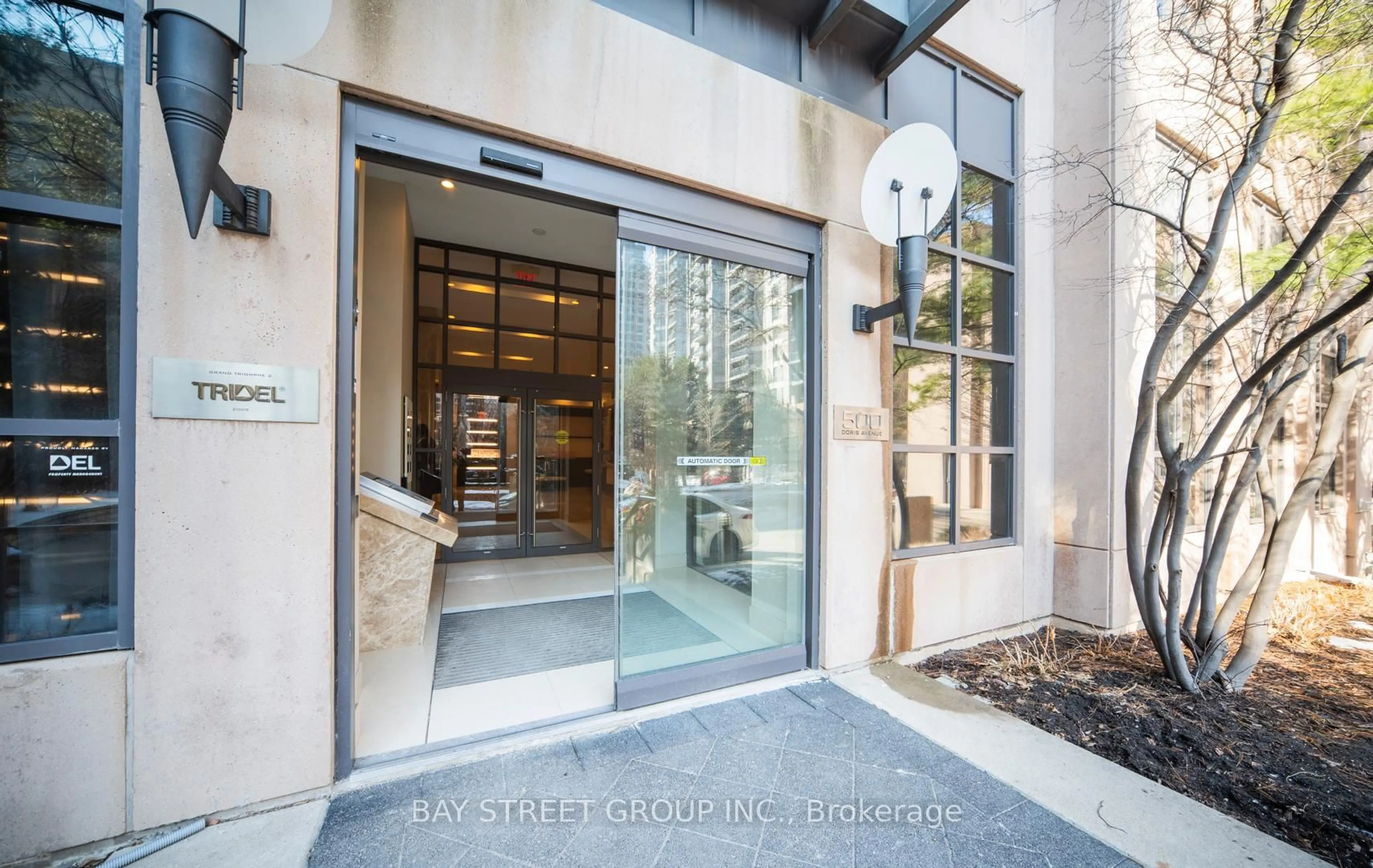 Indoor foyer for 500 Doris Ave #1723, Toronto Ontario M2N 0C1