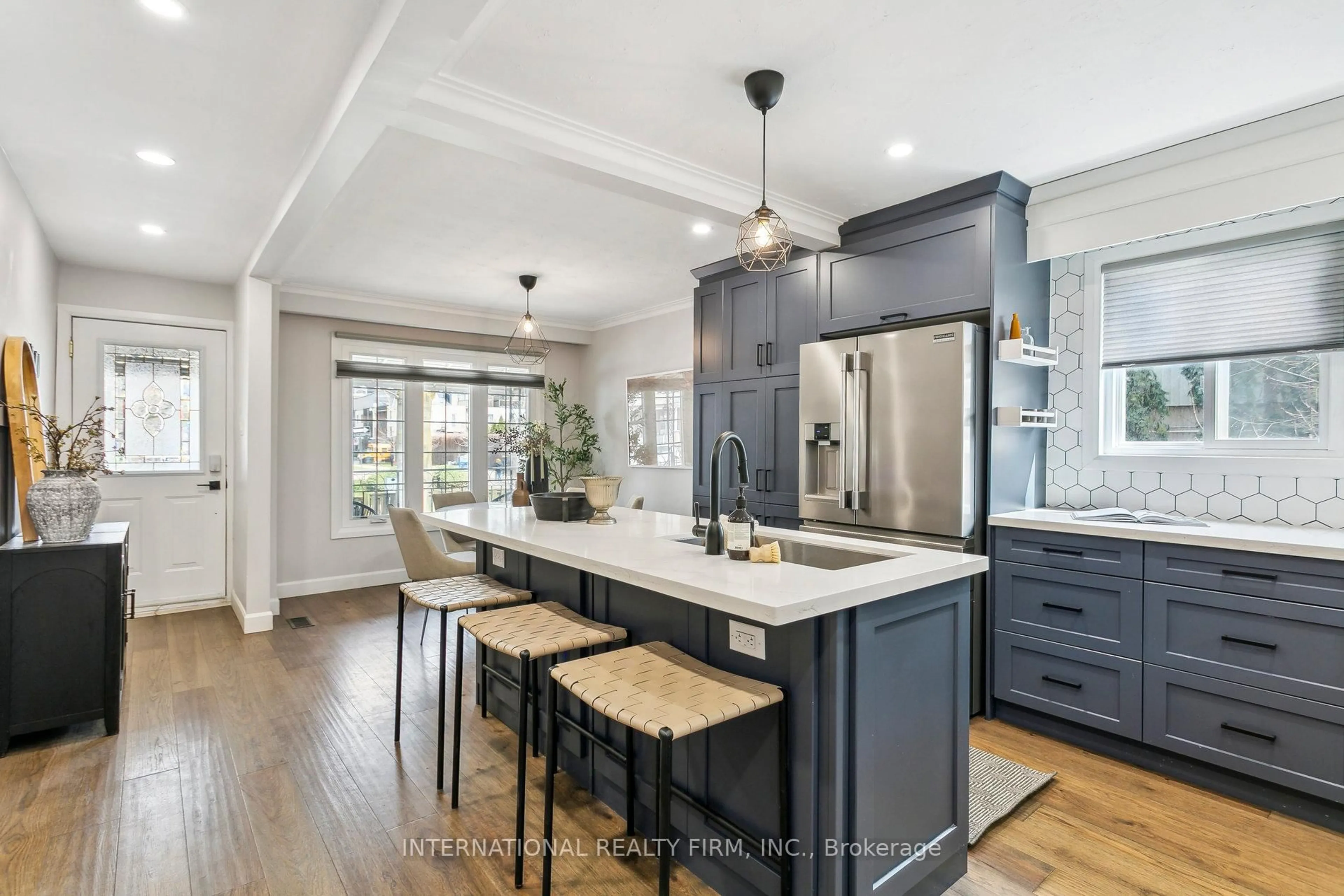 Open concept kitchen, unknown for 50 Denison Ave, Toronto Ontario M5T 2M8