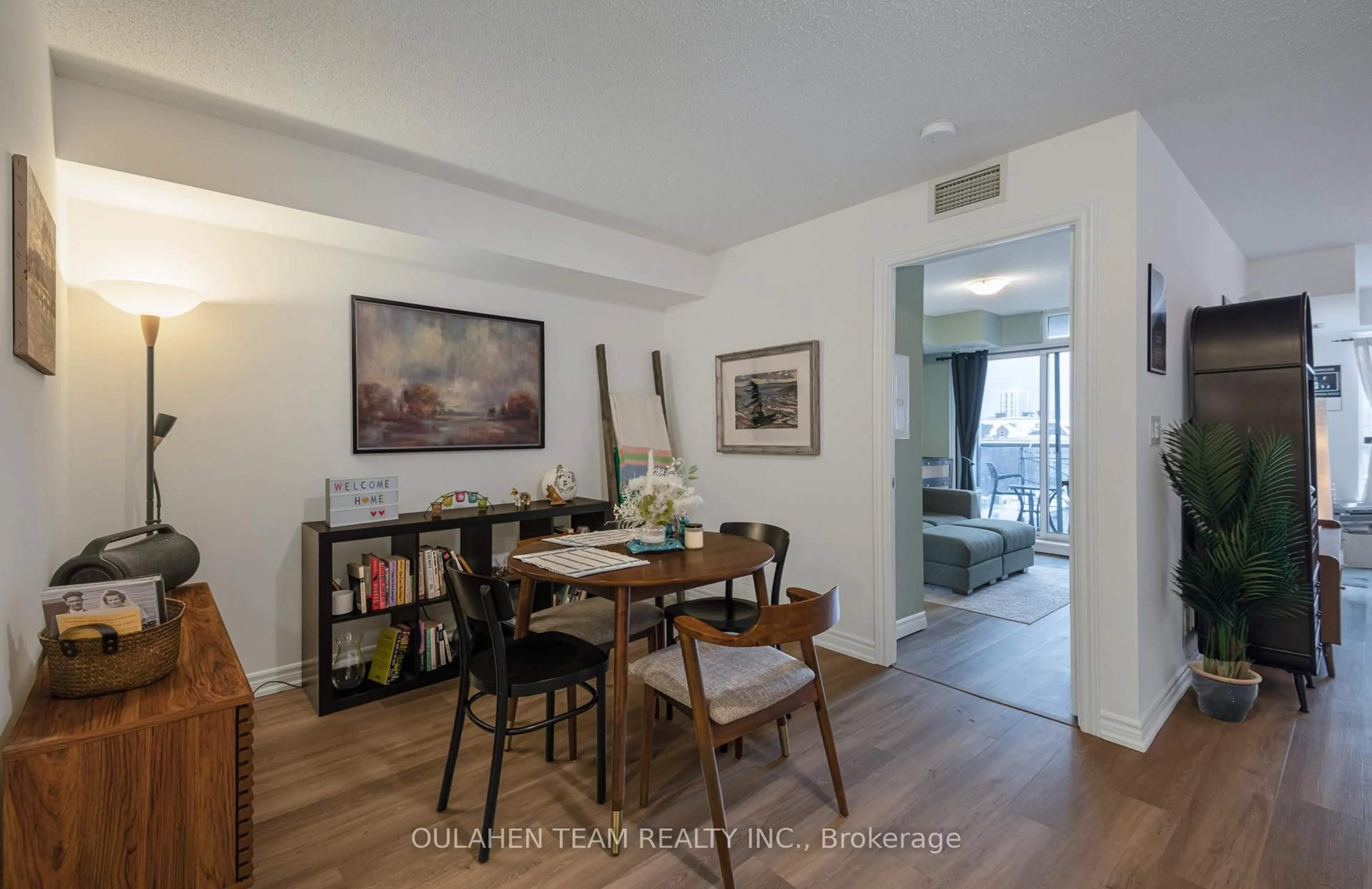 Unknown for 225 Wellesley St #516, Toronto Ontario M4X 1X8