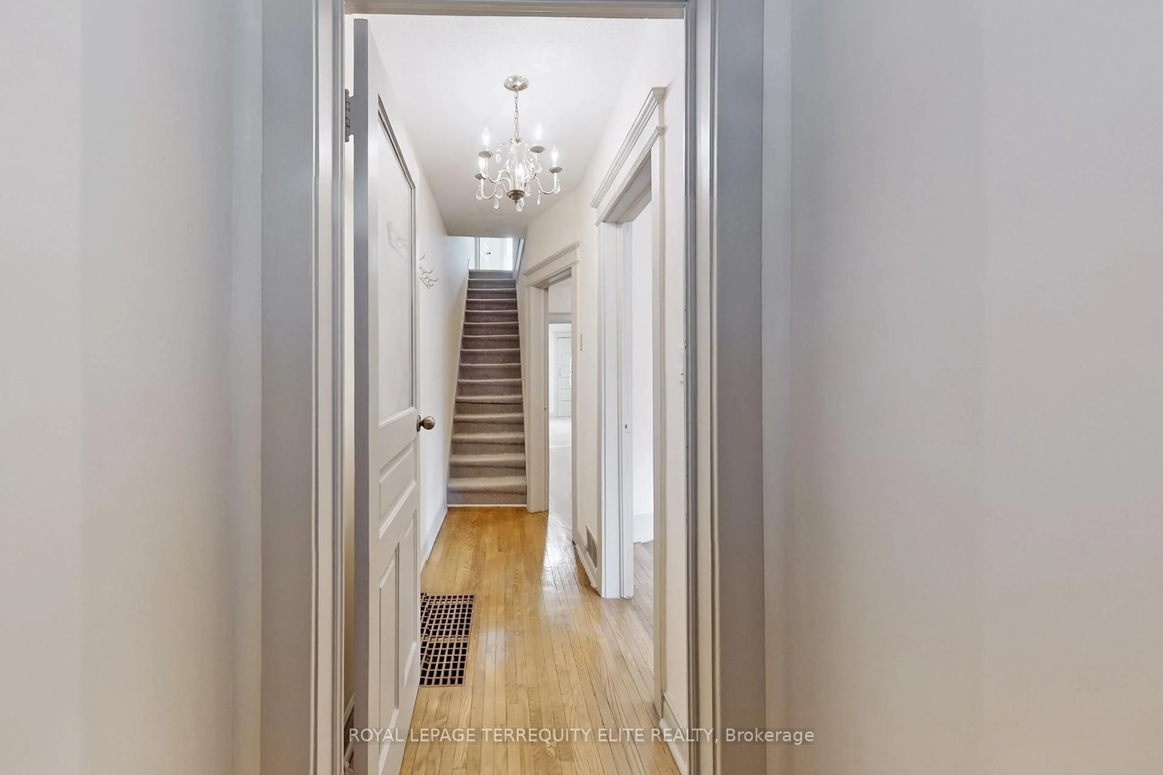 Indoor foyer for 60 Ulster St, Toronto Ontario M5S 1E5