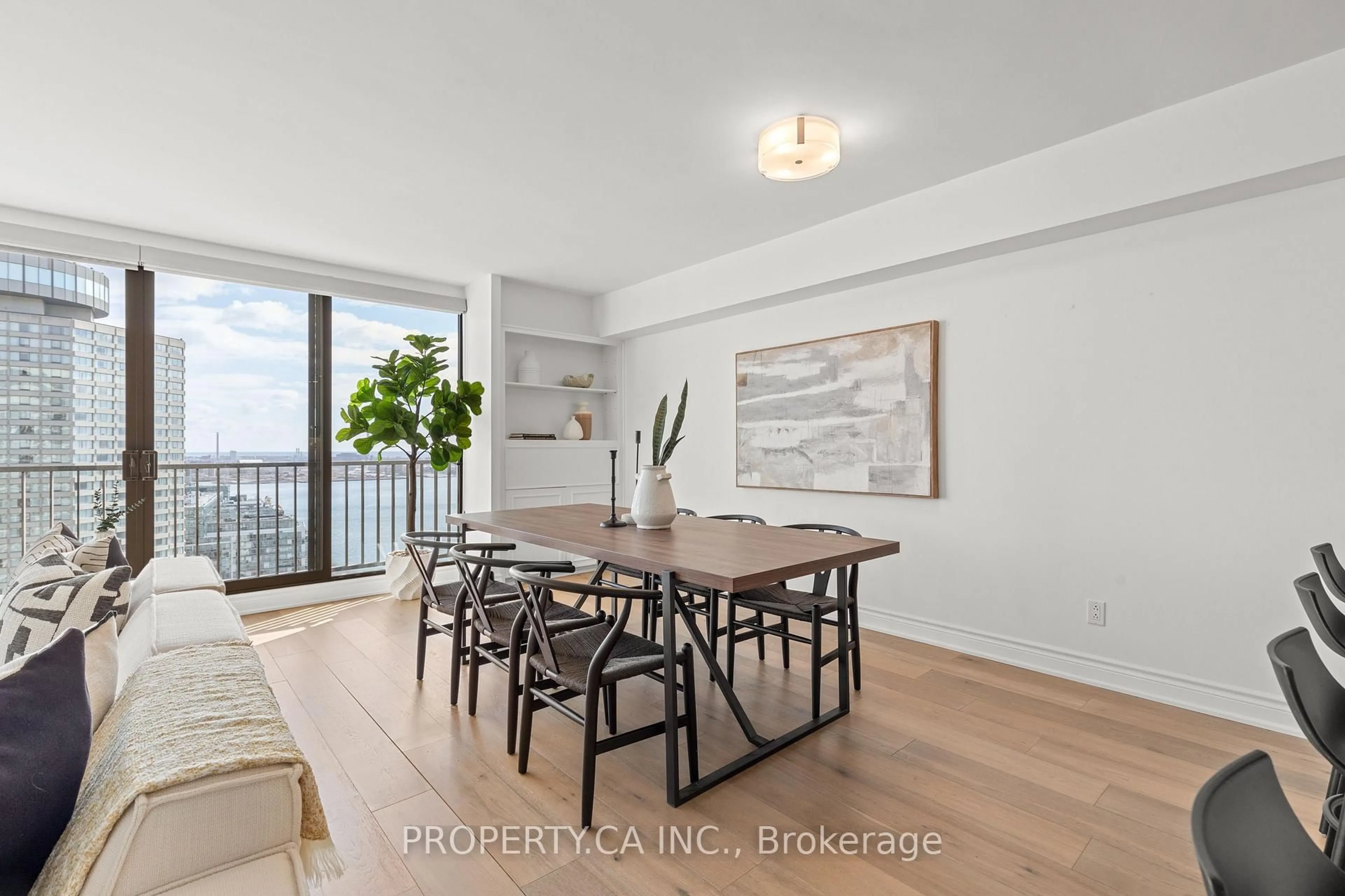 Dining room, wood/laminate floor for 33 Harbour Sq #2804, Toronto Ontario M5J 2G2