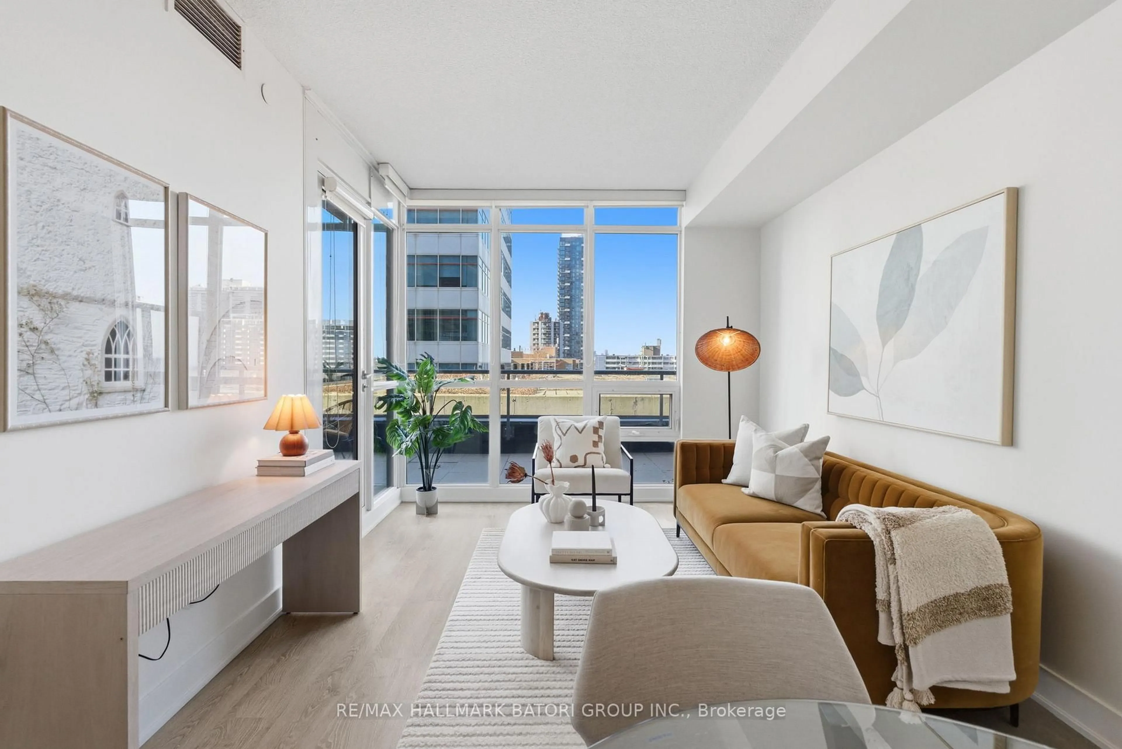 Living room with furniture, unknown for 30 Roehampton Ave #706, Toronto Ontario M4P 0B9