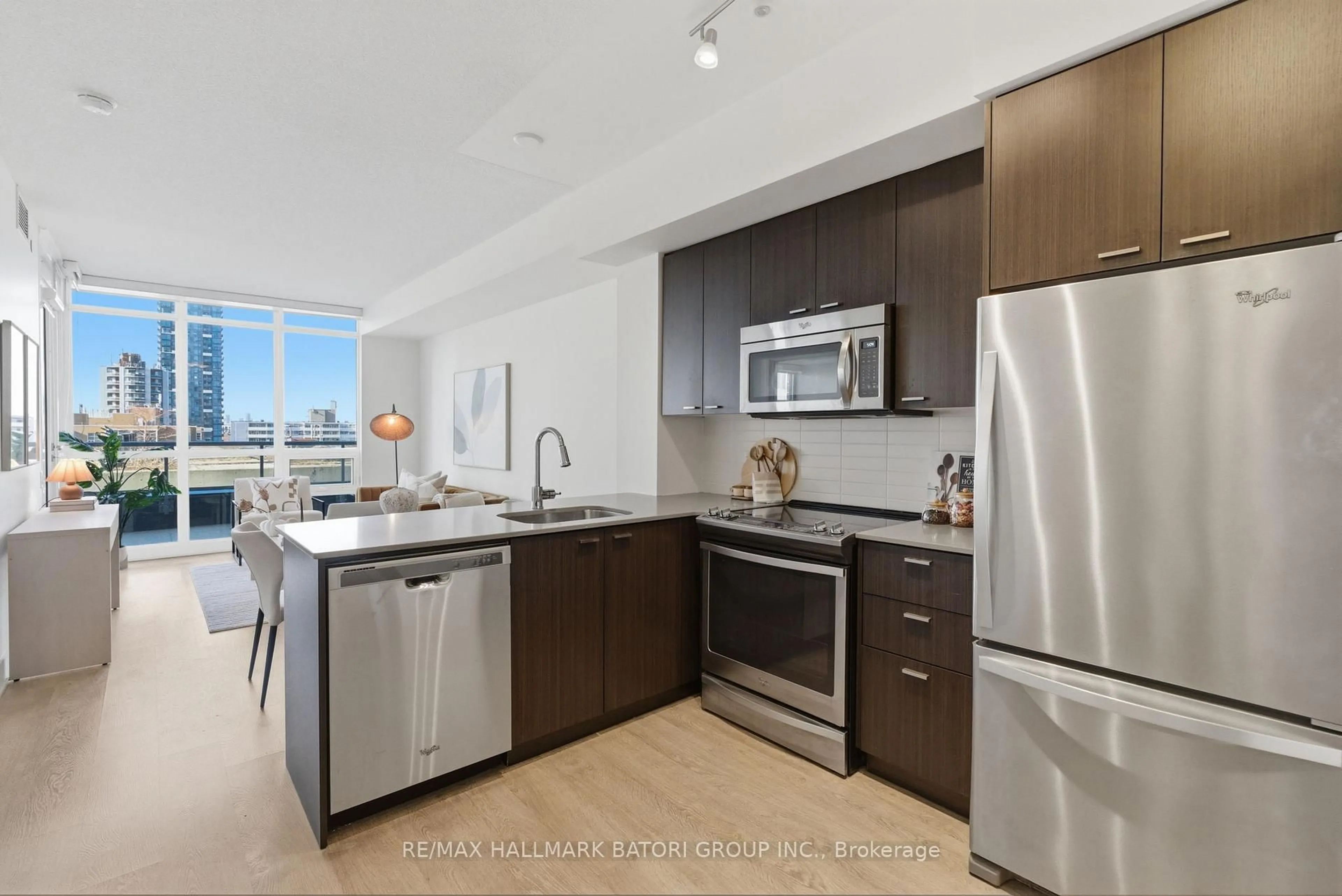 Unknown for 30 Roehampton Ave #706, Toronto Ontario M4P 0B9