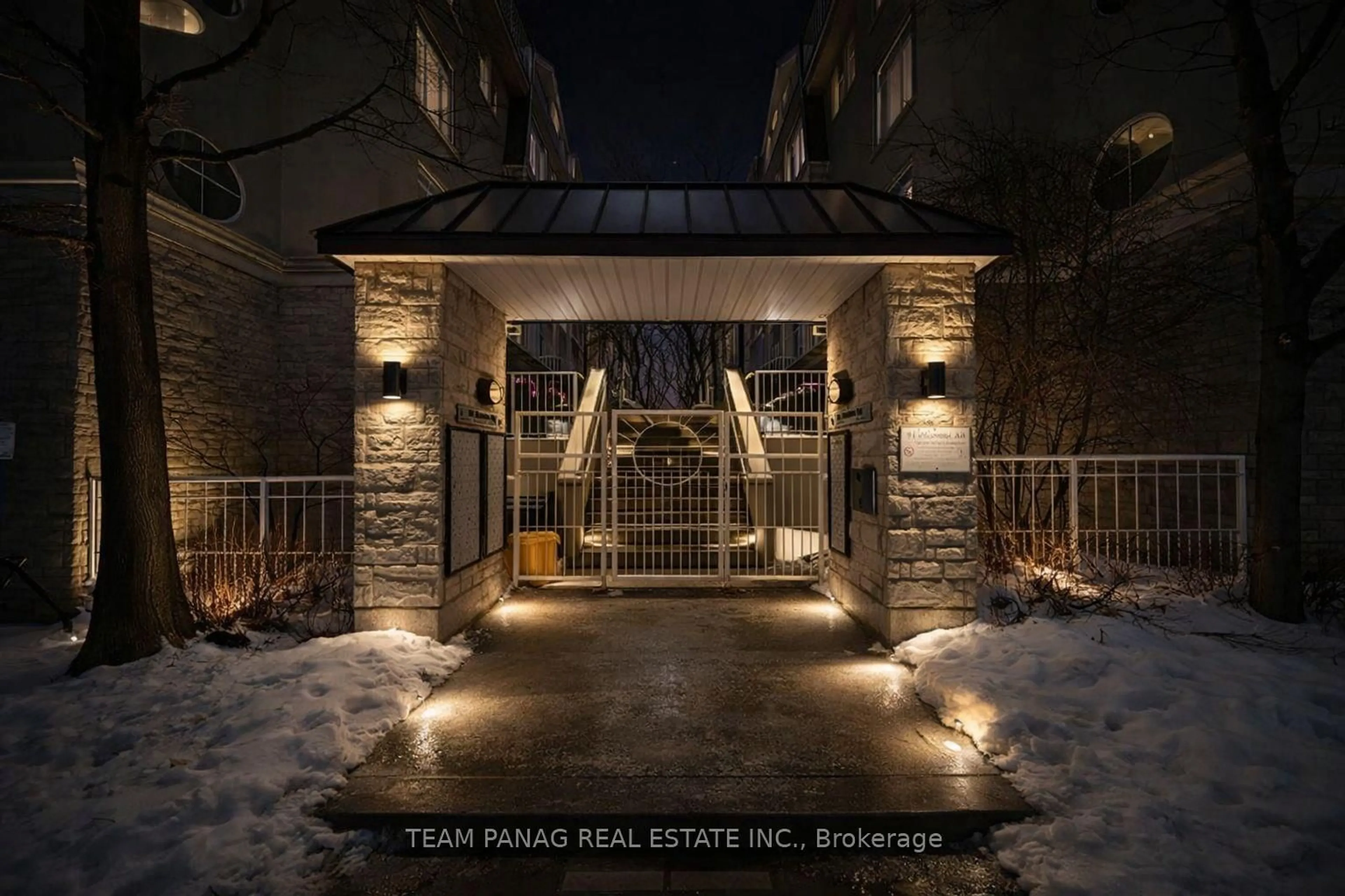 Unknown for 28 Stadium Rd #132, Toronto Ontario M5V 3P4