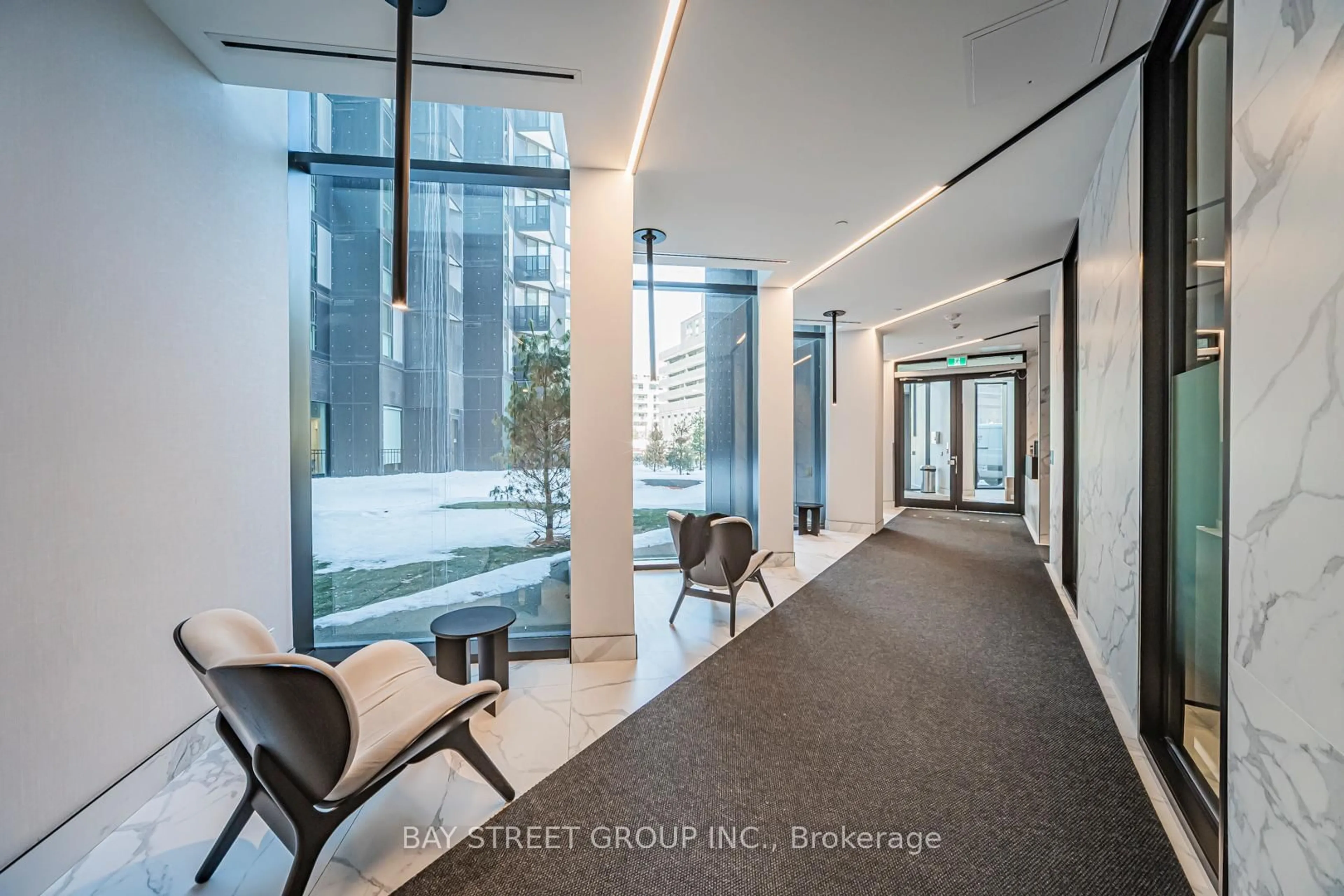 Indoor foyer for 30 Tippett Rd #1024, Toronto Ontario M3H 0E3