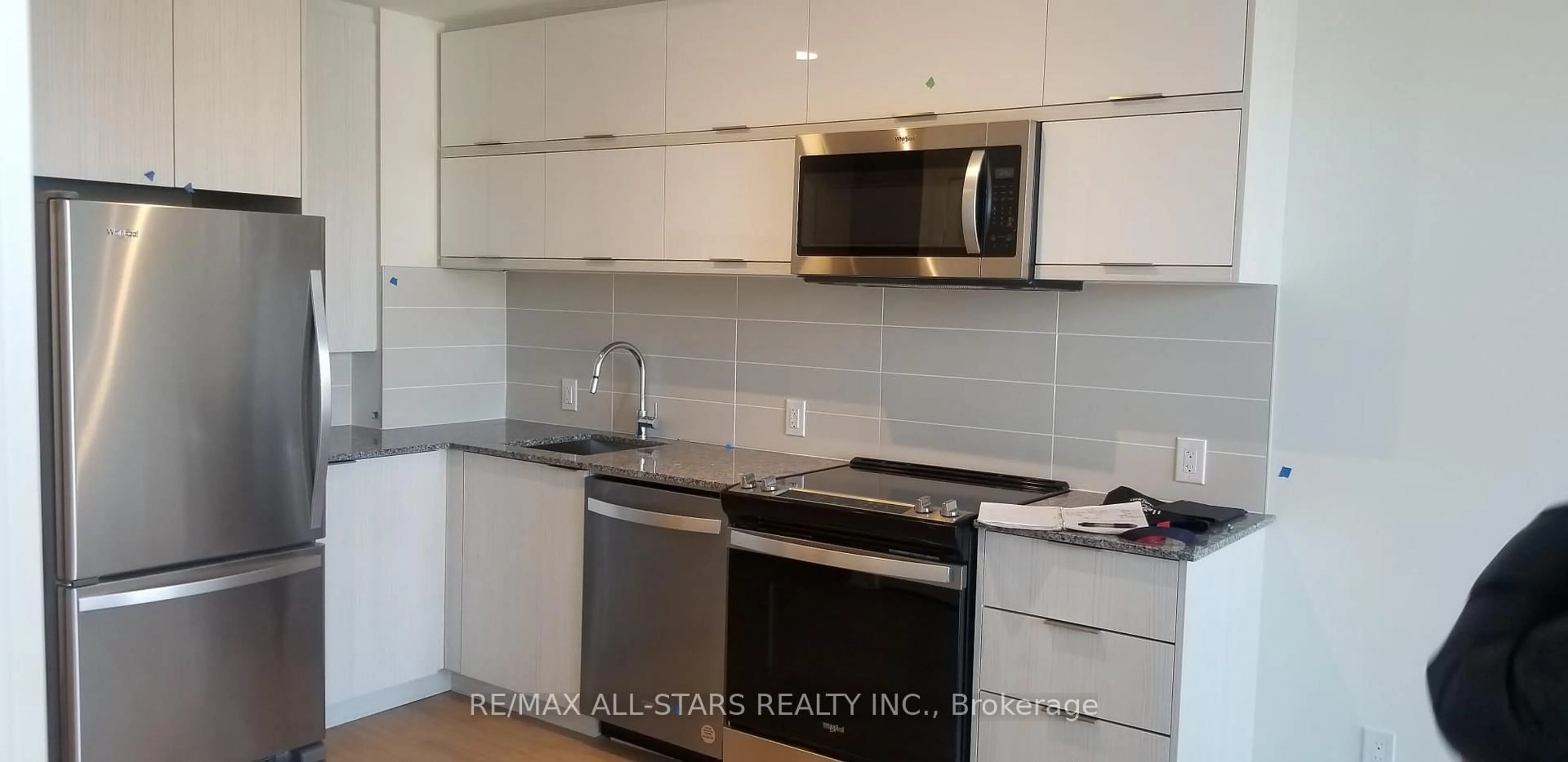 Standard kitchen, unknown for 10 Deerlick Crt #605, Toronto Ontario M3A 0A7