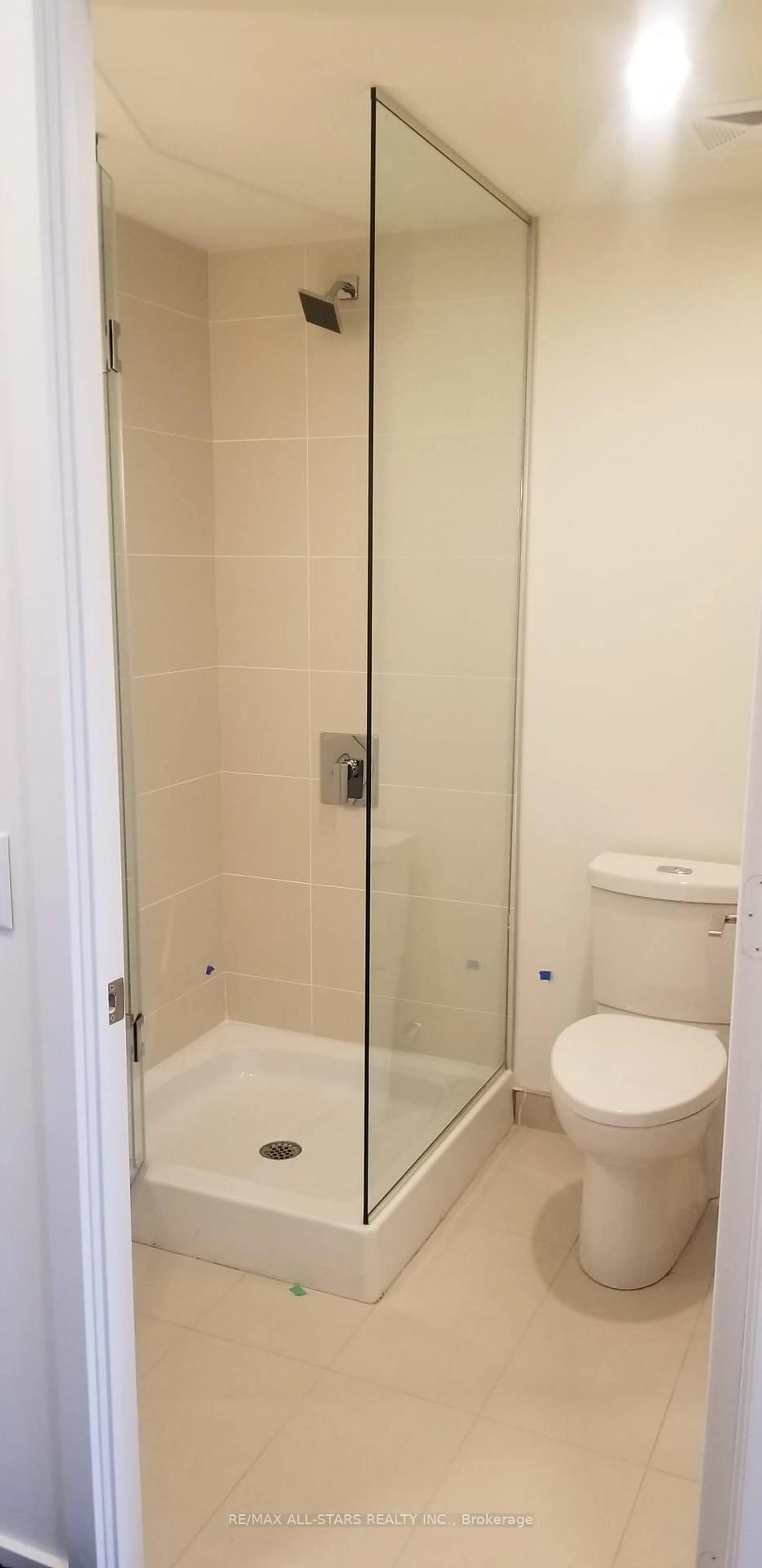 Standard bathroom, ceramic/tile floor for 10 Deerlick Crt #605, Toronto Ontario M3A 0A7