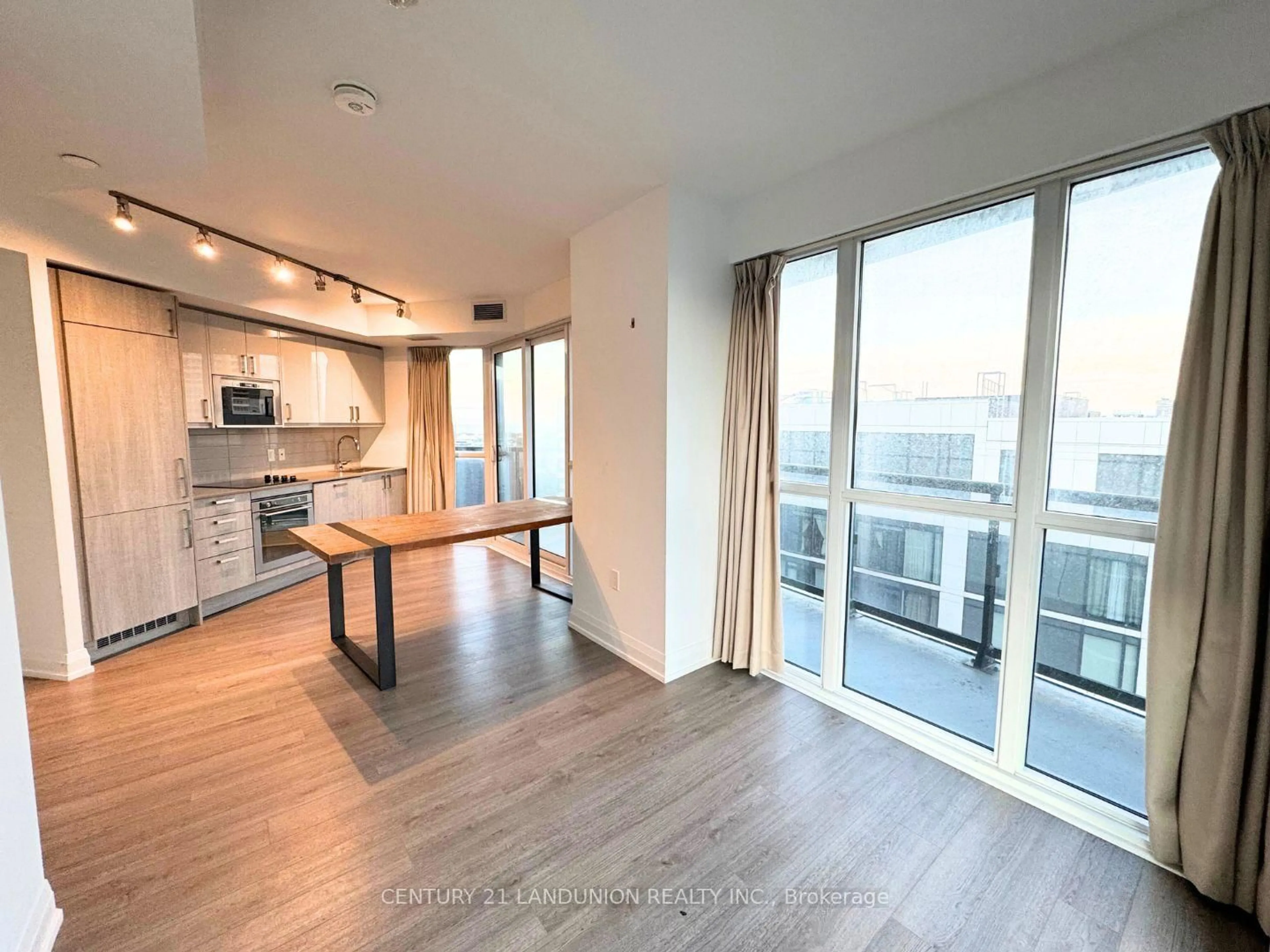 Unknown for 77 Mutual St, Toronto Ontario M5B 2A9