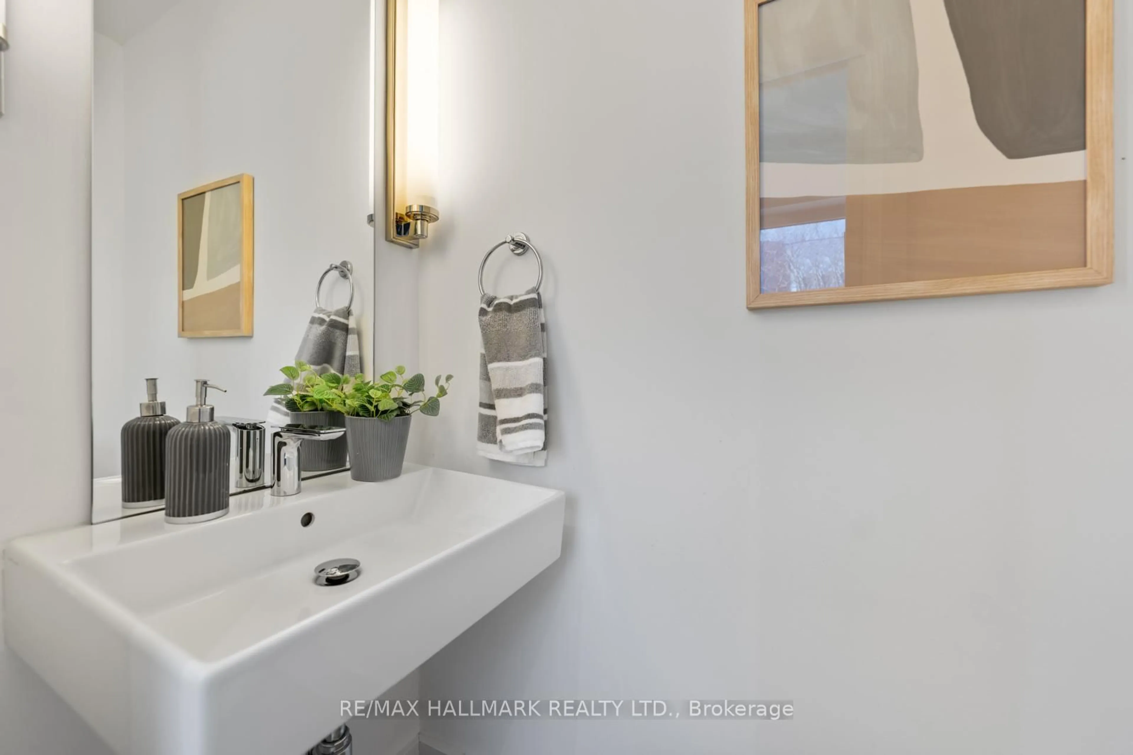 Contemporary bathroom, ceramic/tile floor for 148 Cranbrooke Ave, Toronto Ontario M5M 1M5