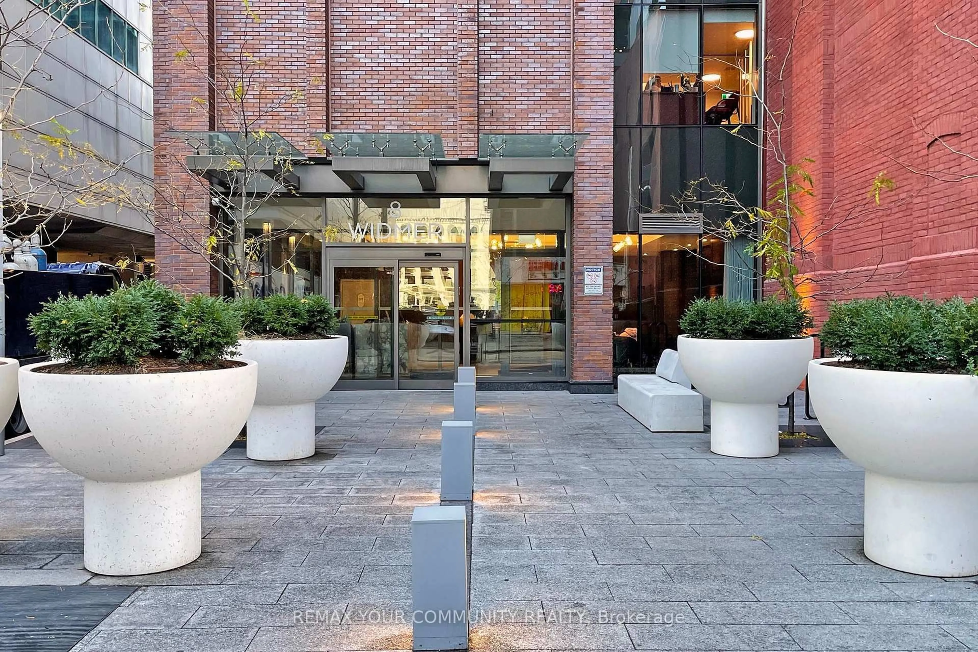 Unknown for 28 Widmer St #4727, Toronto Ontario M5V 0T2