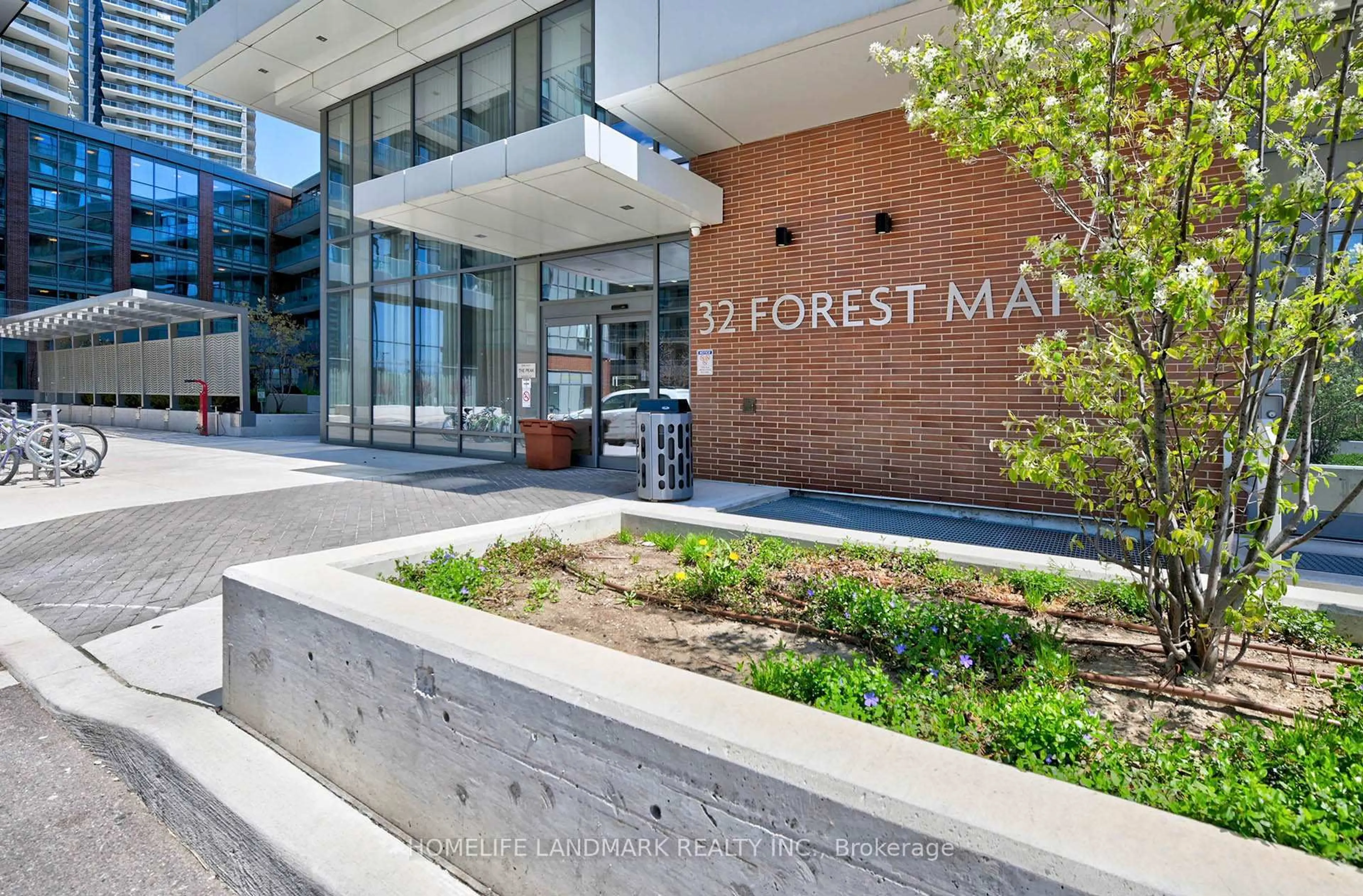 Lobby for 32 Forest Manor Rd #1103, Toronto Ontario M2J 0H2
