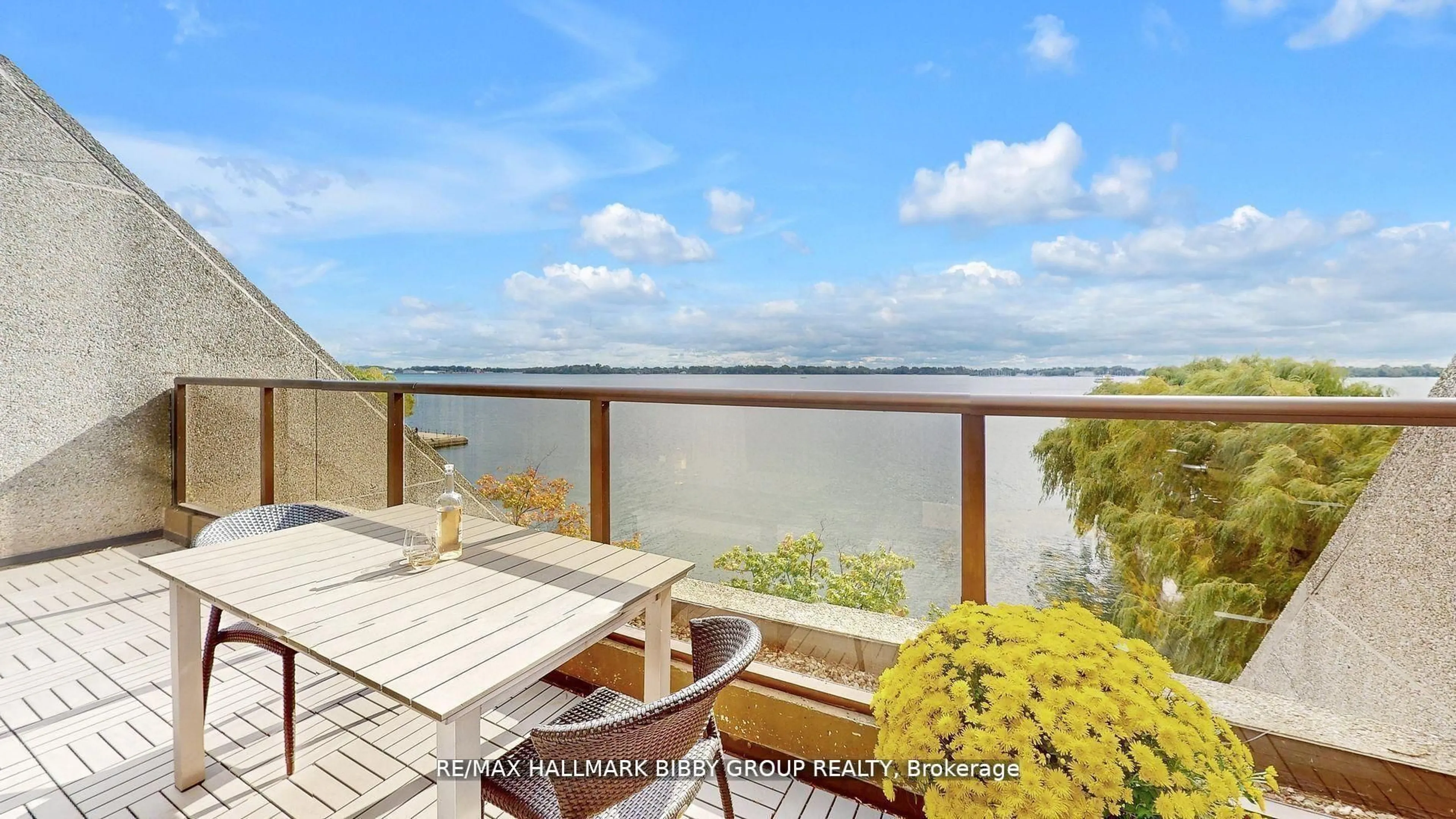 Balcony in the apartment, water/lake/river/ocean view for 99 Harbour Sq #613, Toronto Ontario M5J 2H2