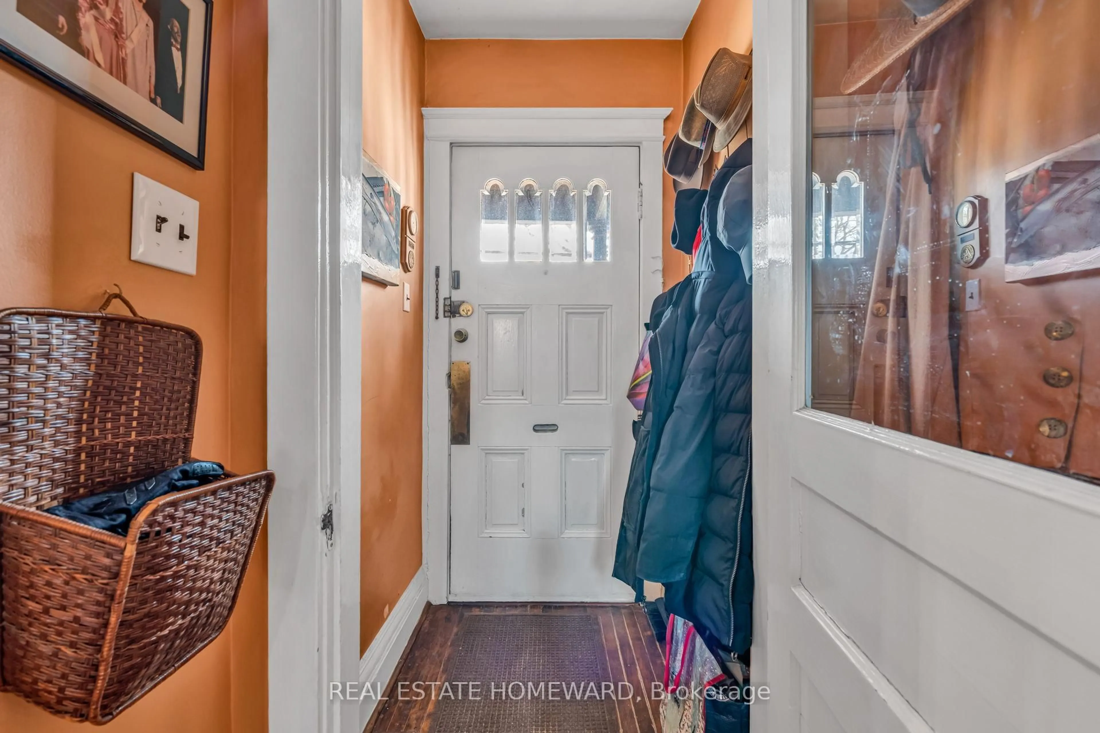 Indoor entryway for 97 Massey St, Toronto Ontario M6J 2T5