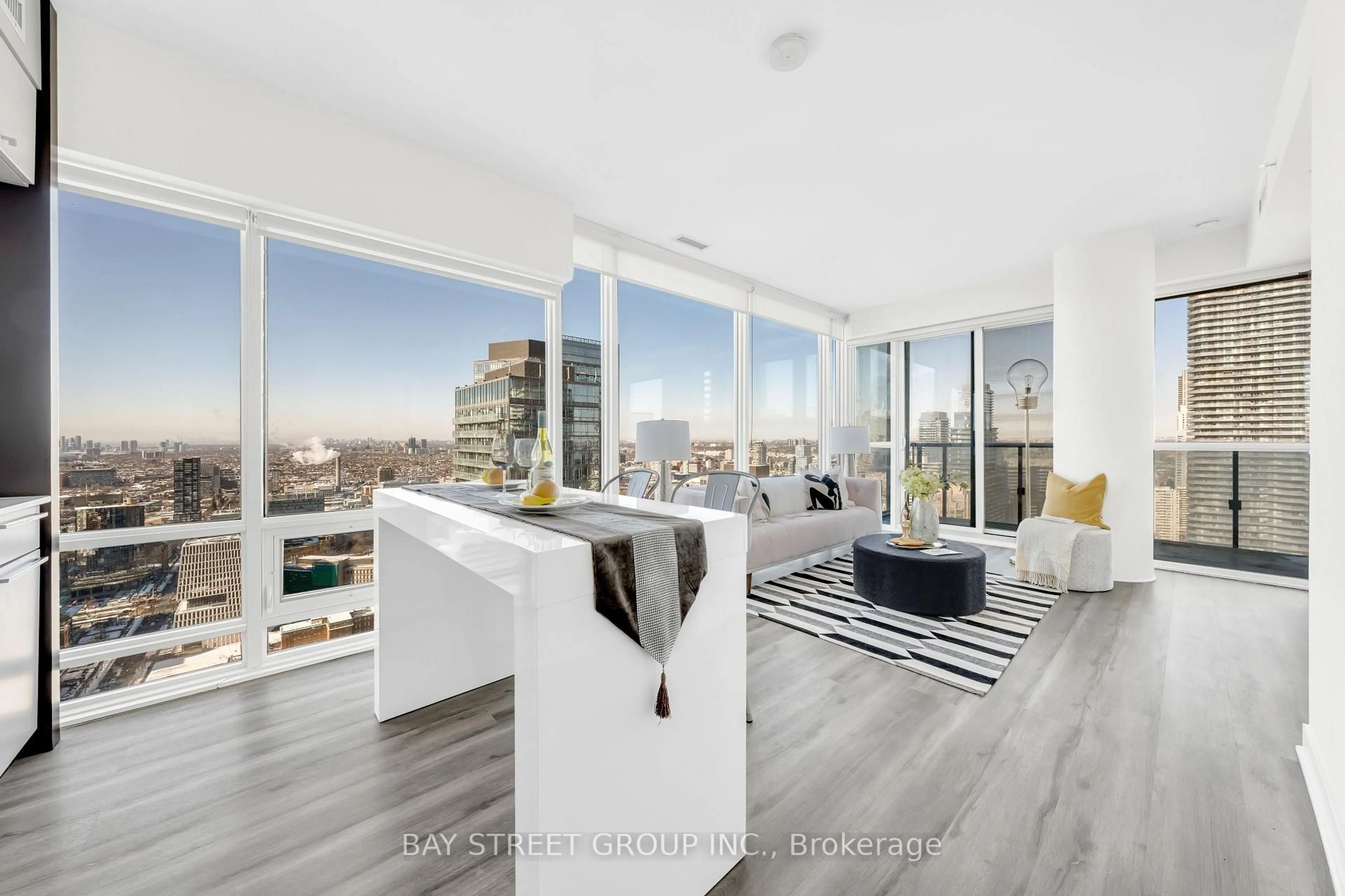 Living room with furniture, unknown for 15 Grenville St #4204, Toronto Ontario M4Y 0B9