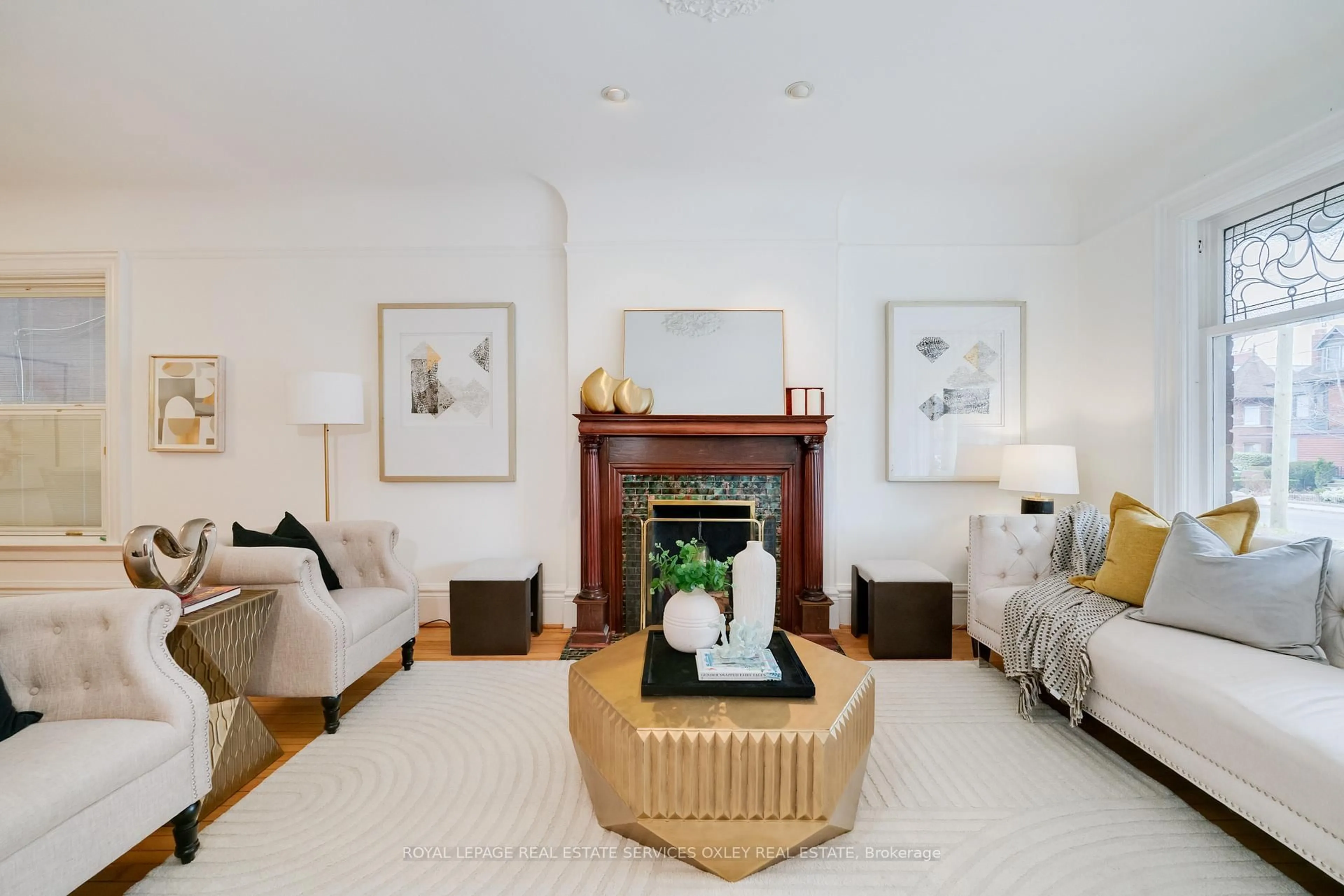 Living room with furniture, unknown for 116 Roxborough St, Toronto Ontario M5R 1V1