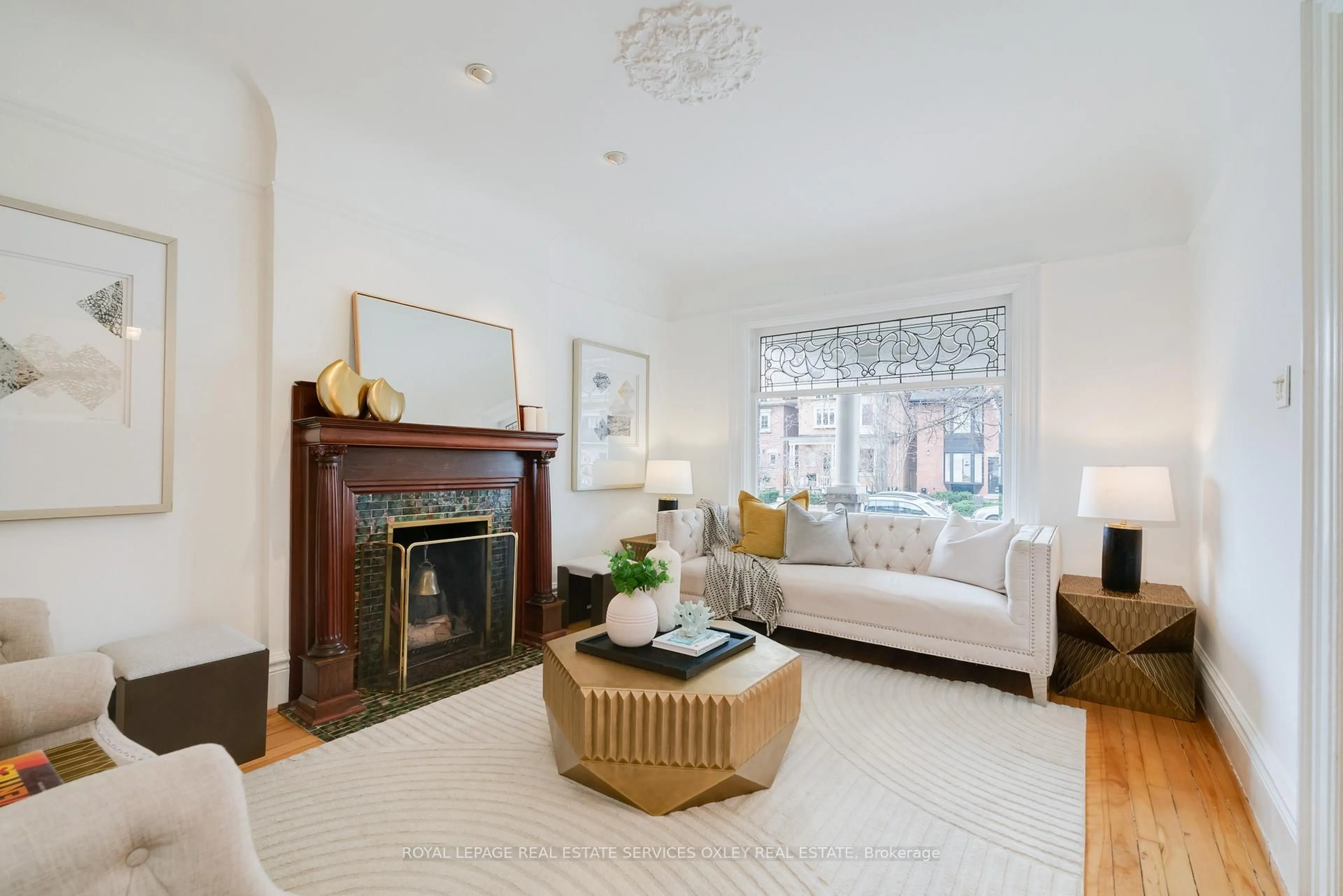 Living room with furniture, unknown for 116 Roxborough St, Toronto Ontario M5R 1V1