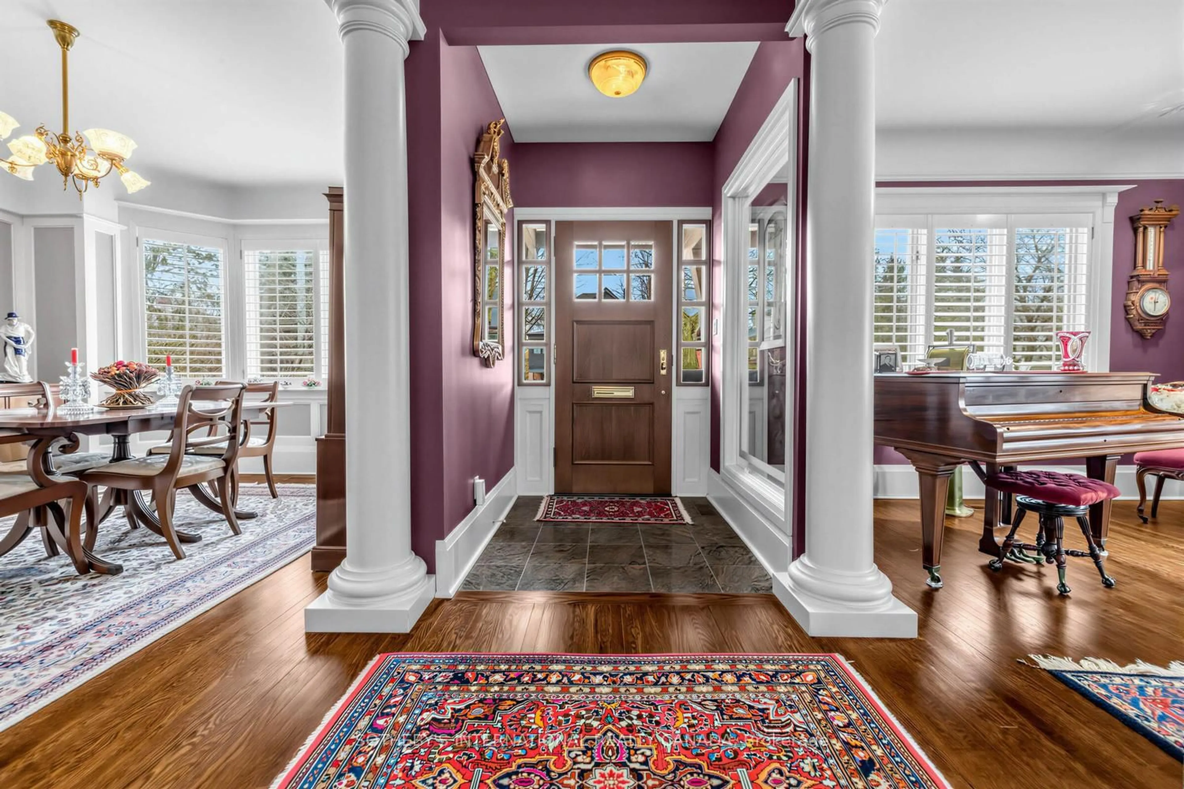 Indoor entryway for 136 Roxborough Dr, Toronto Ontario M4W 1X4