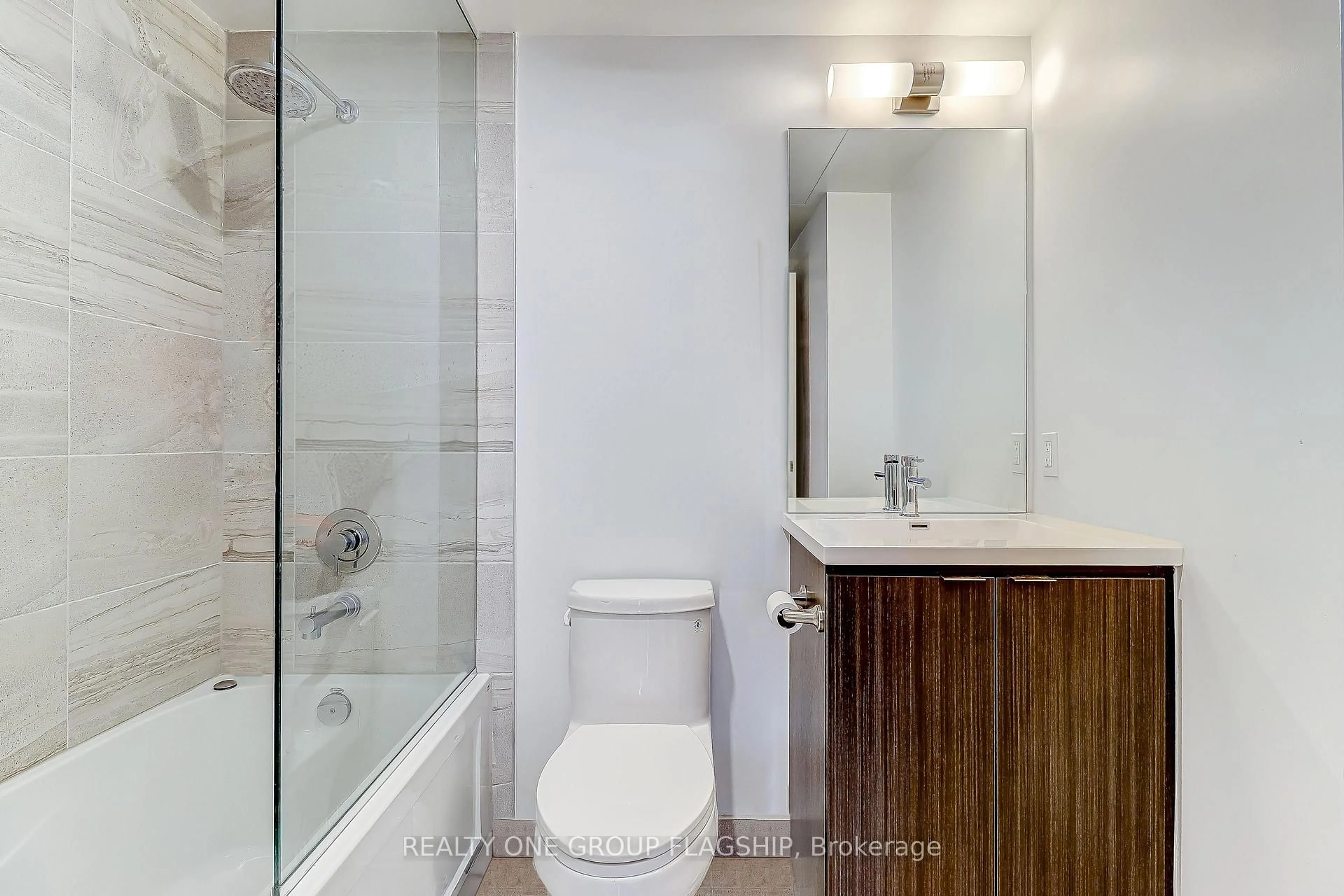 Standard bathroom, ceramic/tile floor for 55 Cooper St #3608, Toronto Ontario M5E 0G1