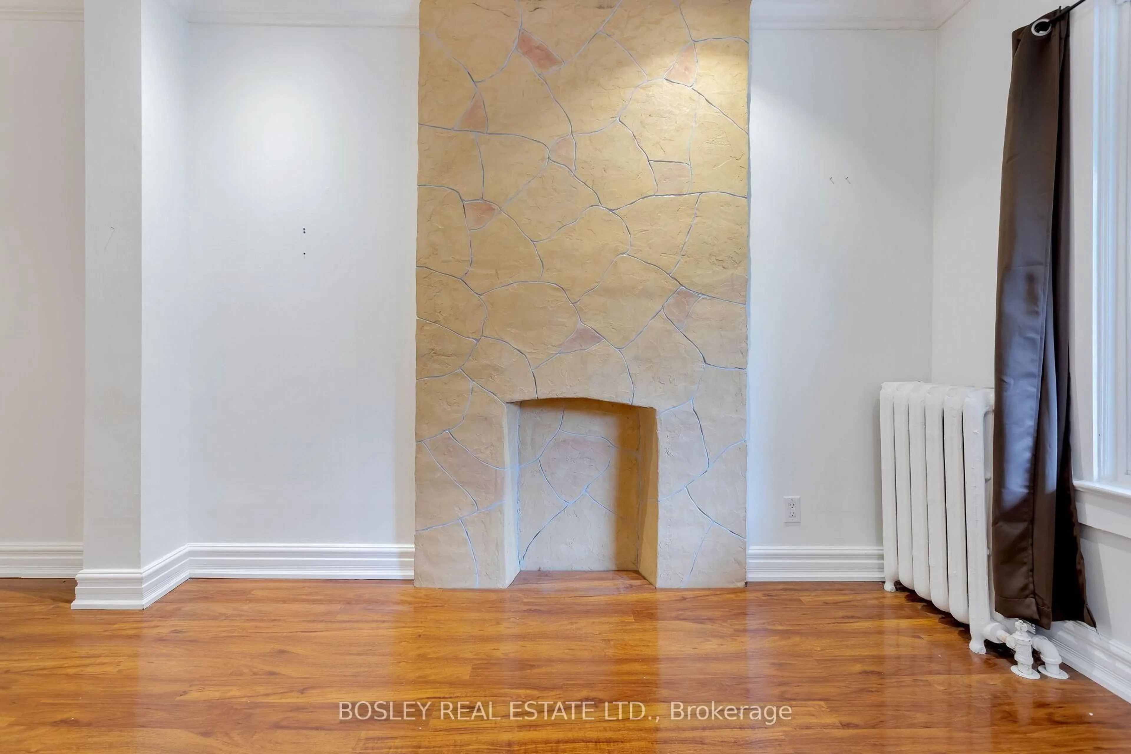 A pic of a room for 123 Seaton St, Toronto Ontario M5A 2T2