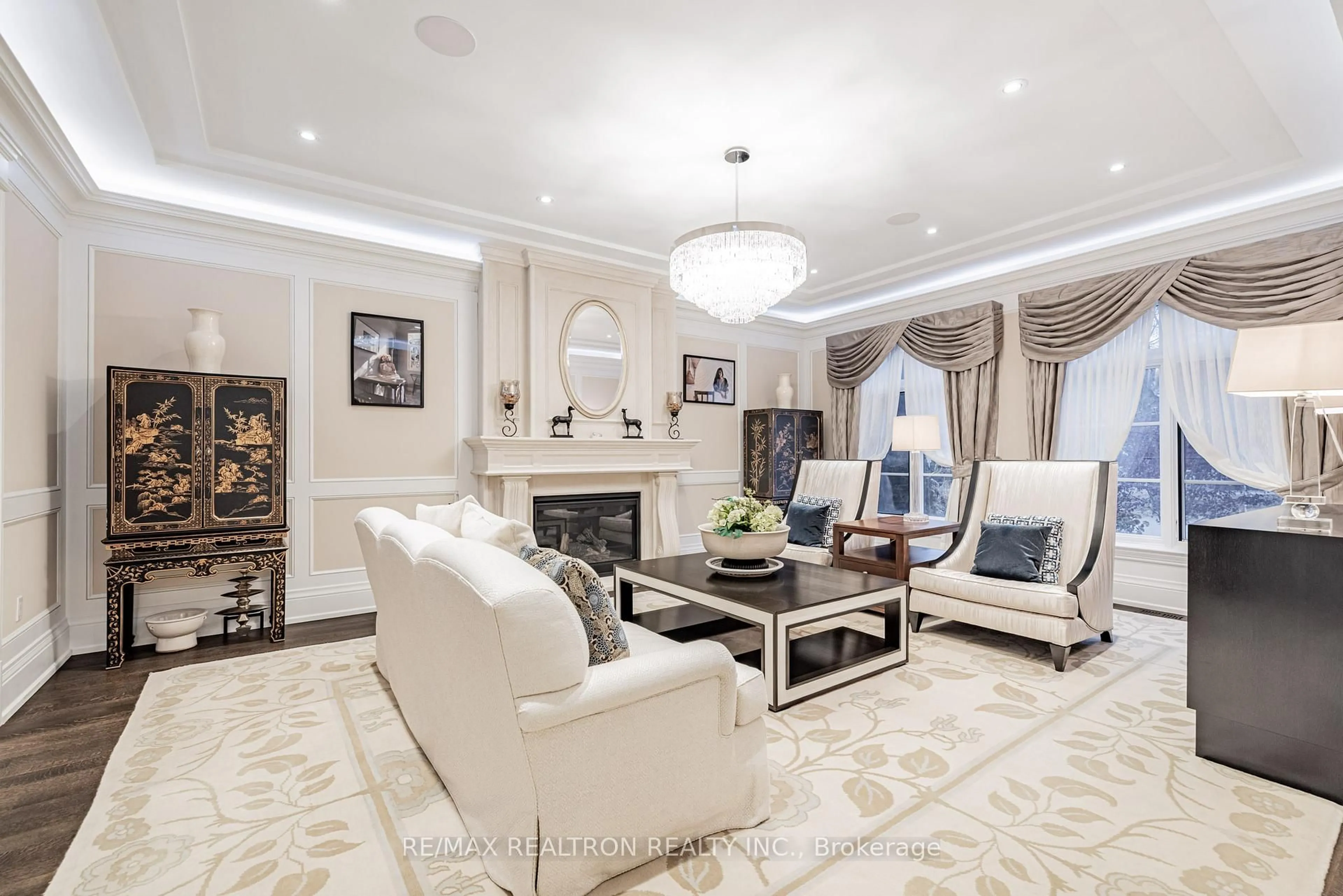 Living room with furniture, unknown for 32 Truman Rd, Toronto Ontario M2L 2L5