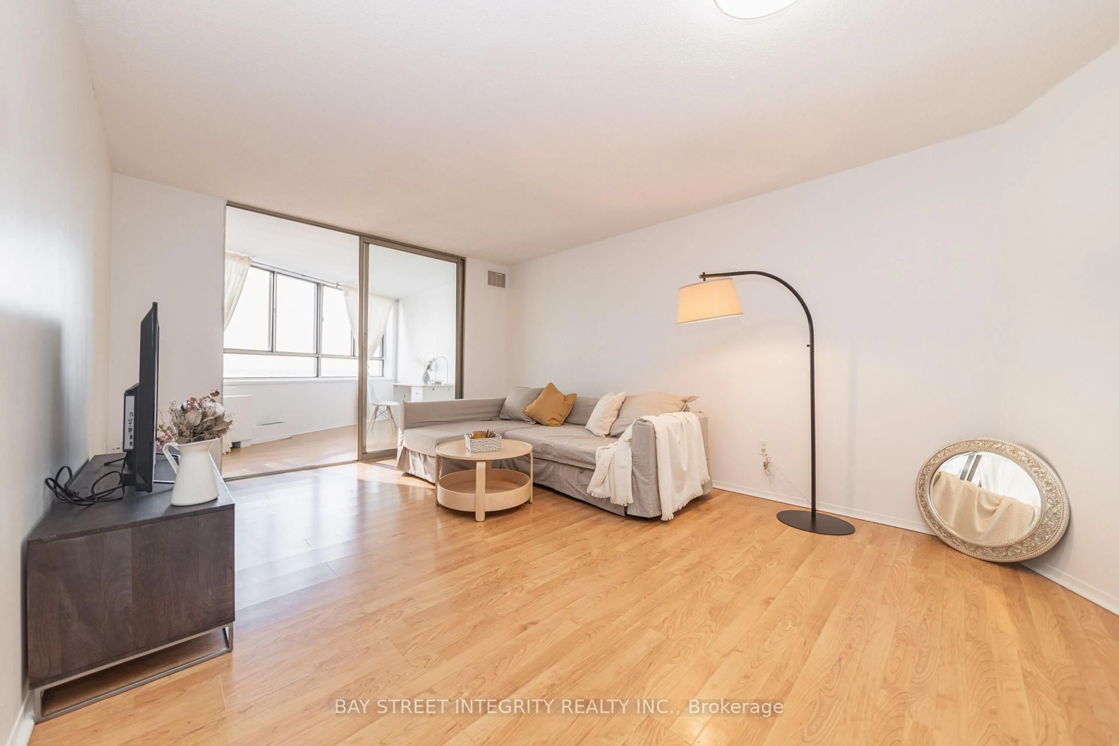 Living room with furniture, wood/laminate floor for 270 Queens Quay #1107, Toronto Ontario M5J 2N4